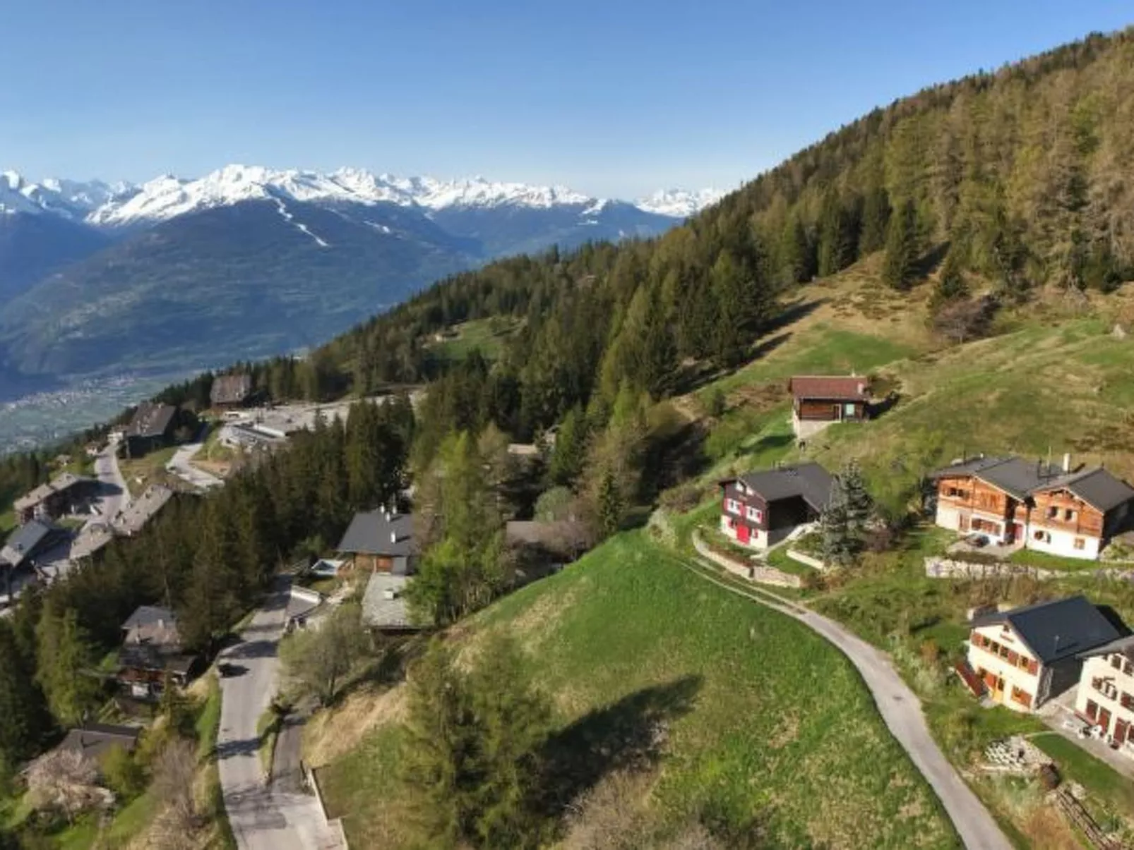 Tiny House facing the Alps - Ski in and out - Outside