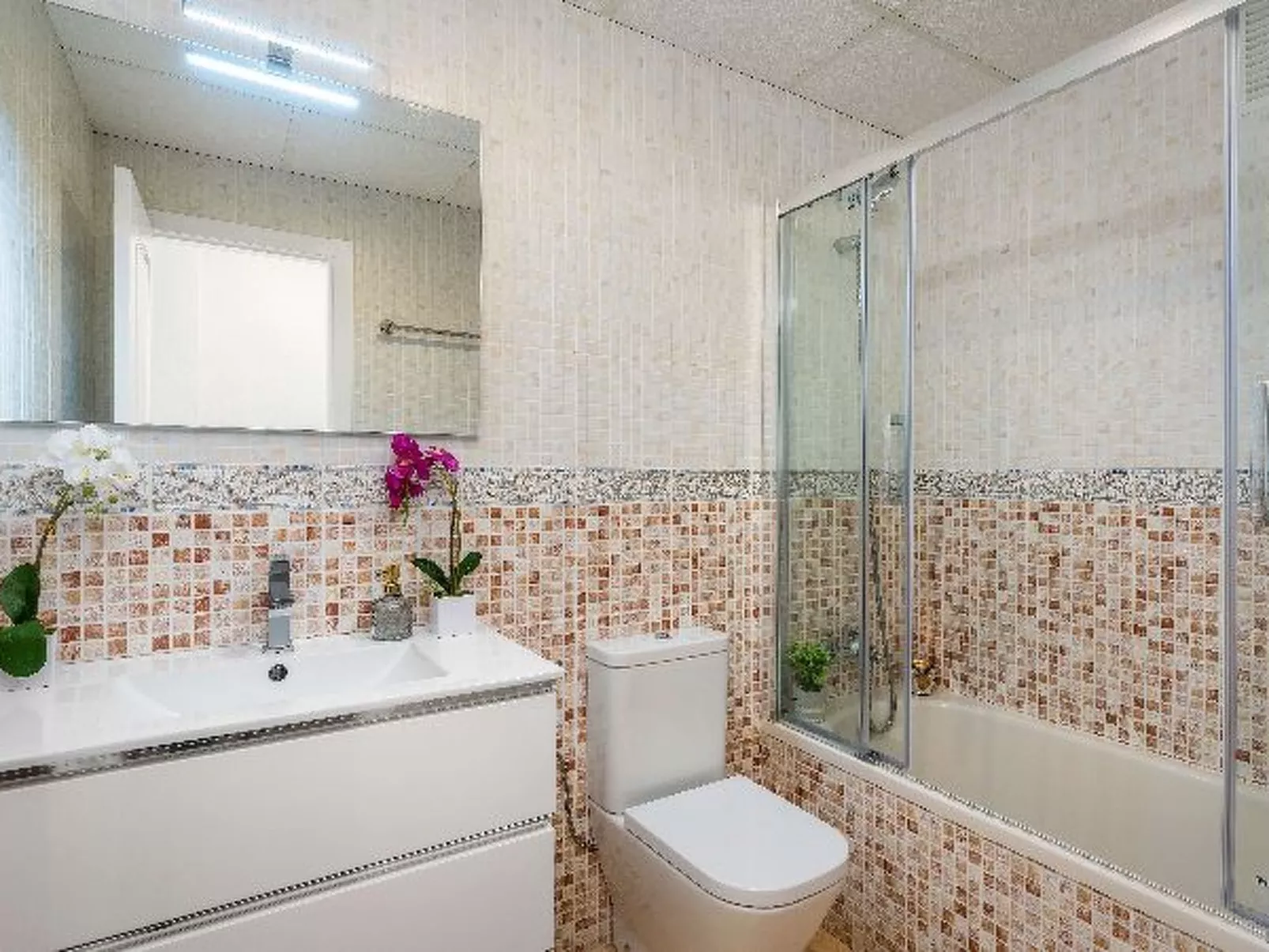 Apartment Happy -  PlusHolidays - Image-tags.info