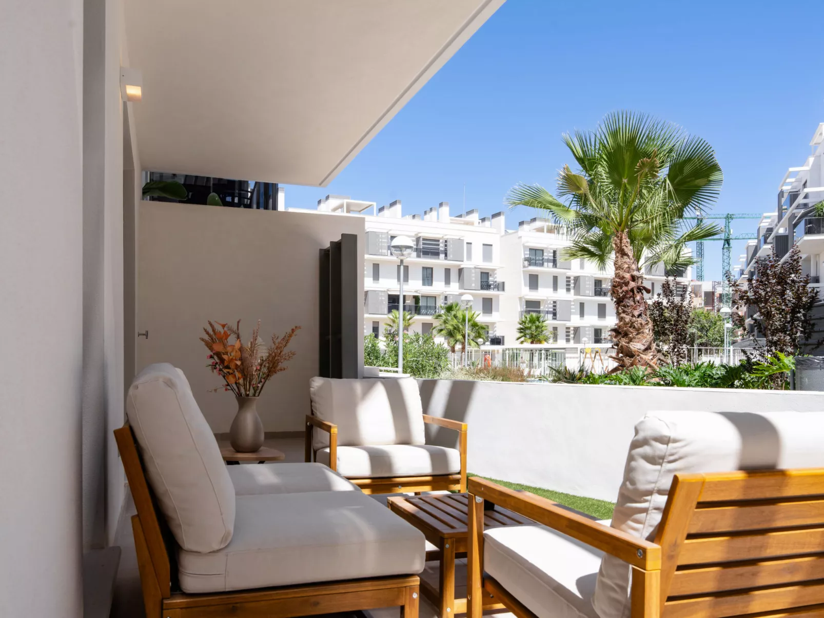 Marina Real III - Outside