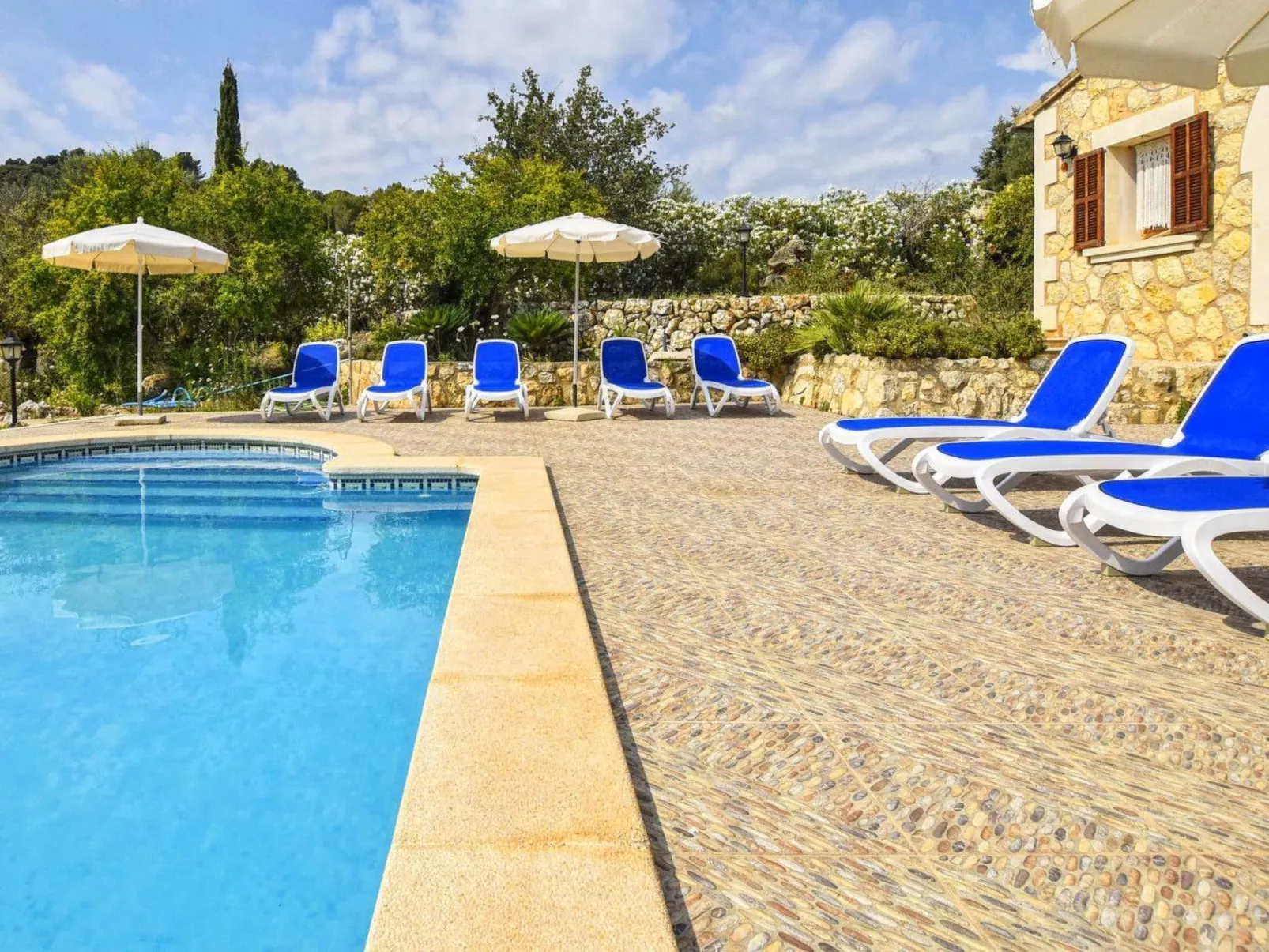 Schönes Landhaus mit Panoramablick auf die Berge - Dehors
