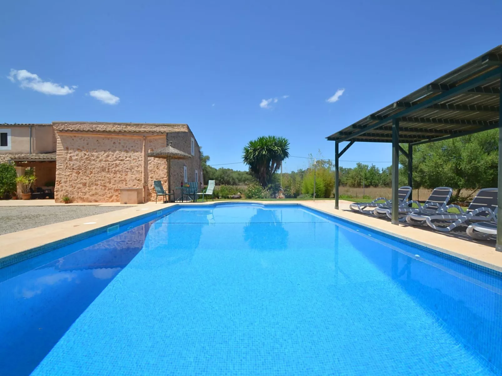 Wunderschönes Landhaus im Landhausstil mit Pool am Ortsrand von Felanitx - Draußen
