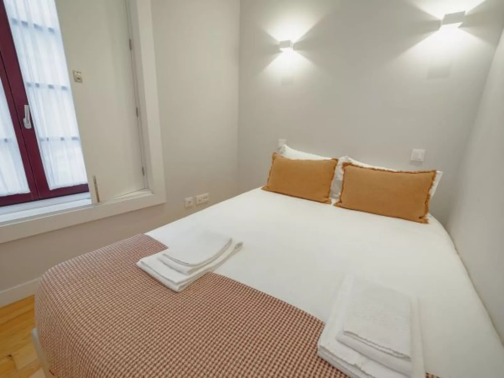 DOWNTOWN AMAZING DUPLEX by VACATIONY - Inside