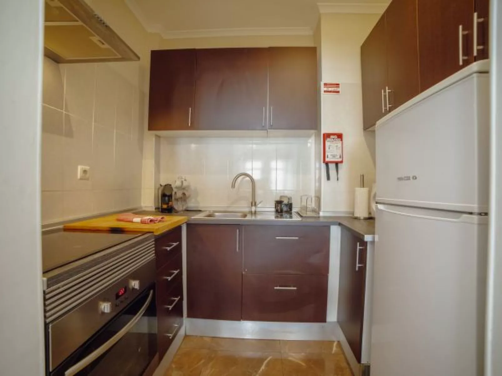 ALEGRIA CITY CENTER with ELEVATOR by VACATIONY - Inside