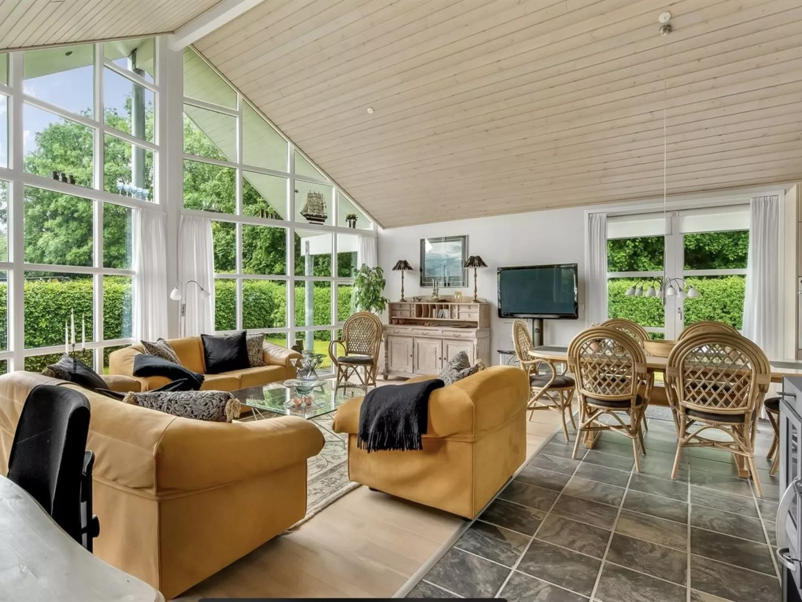 "Elizabeth" - 175m from the sea - Drinnen