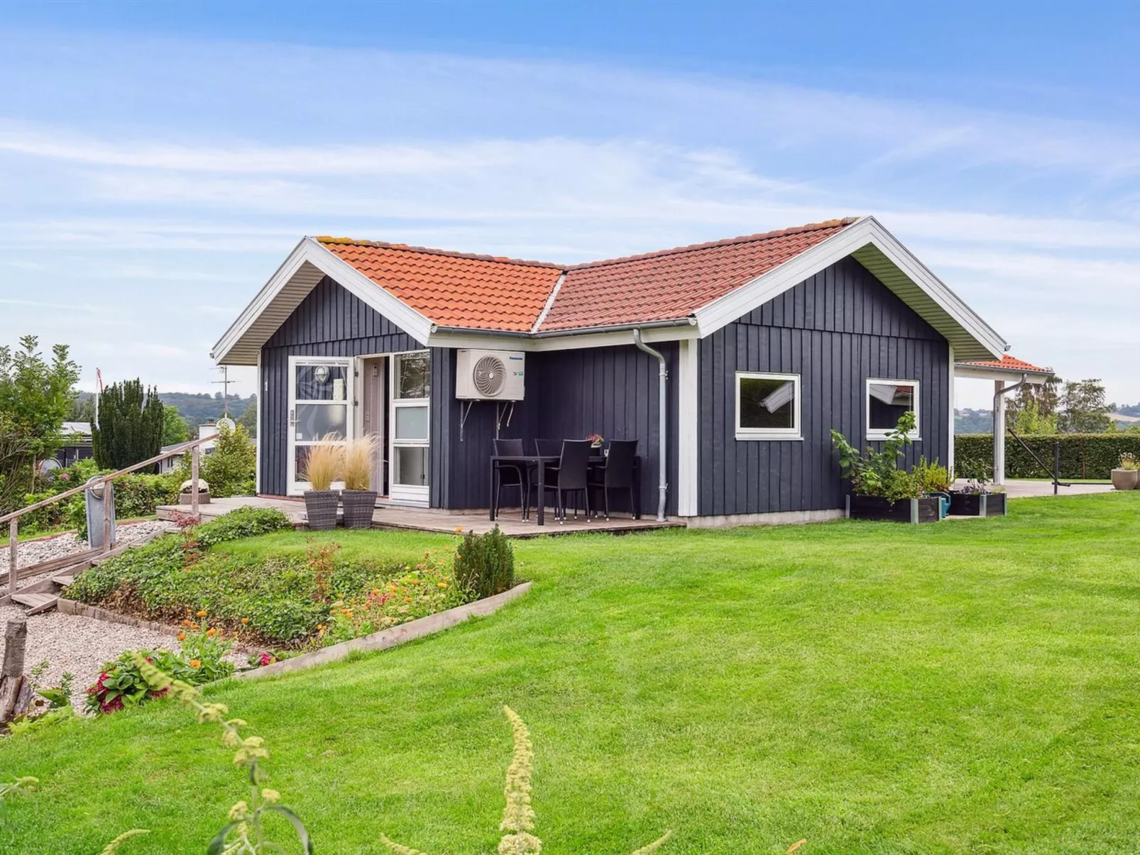 "Hjalmsvider" - 300m from the sea - Outside