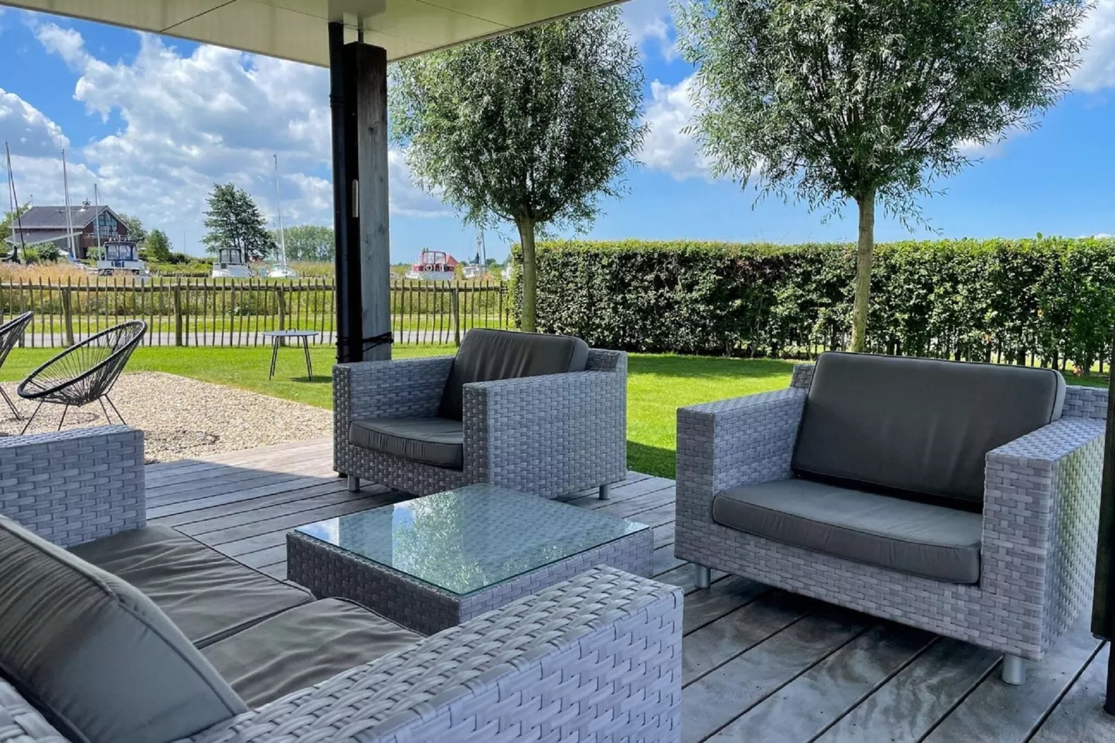 Friese Meren Villa's 21-Terrace balcony