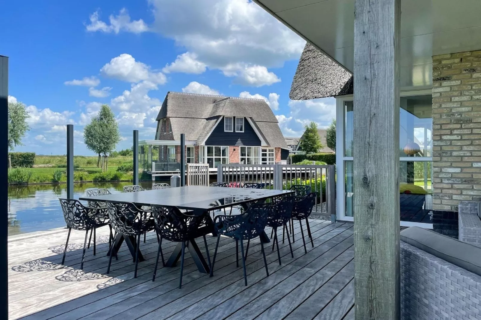 Friese Meren Villa's 21-Terrace balcony