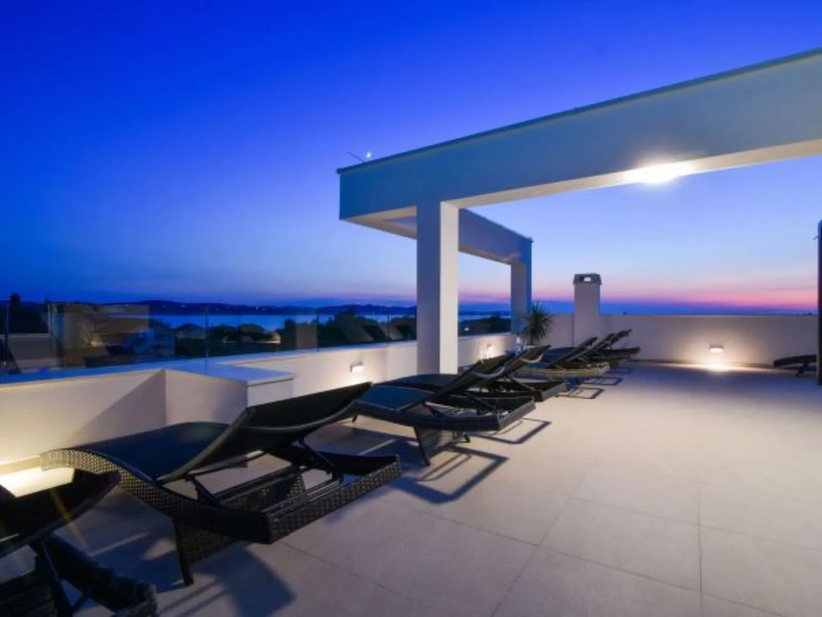 Villa La Perla Apt 4, 4+2 with heated rooftop pool - Image-tags.info