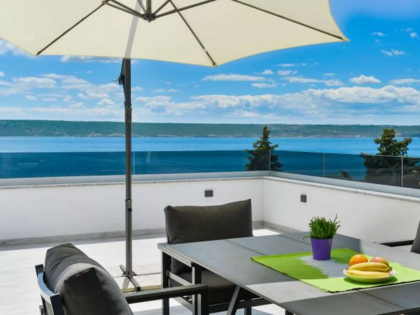 Modern Villa Futura with pool - Draußen