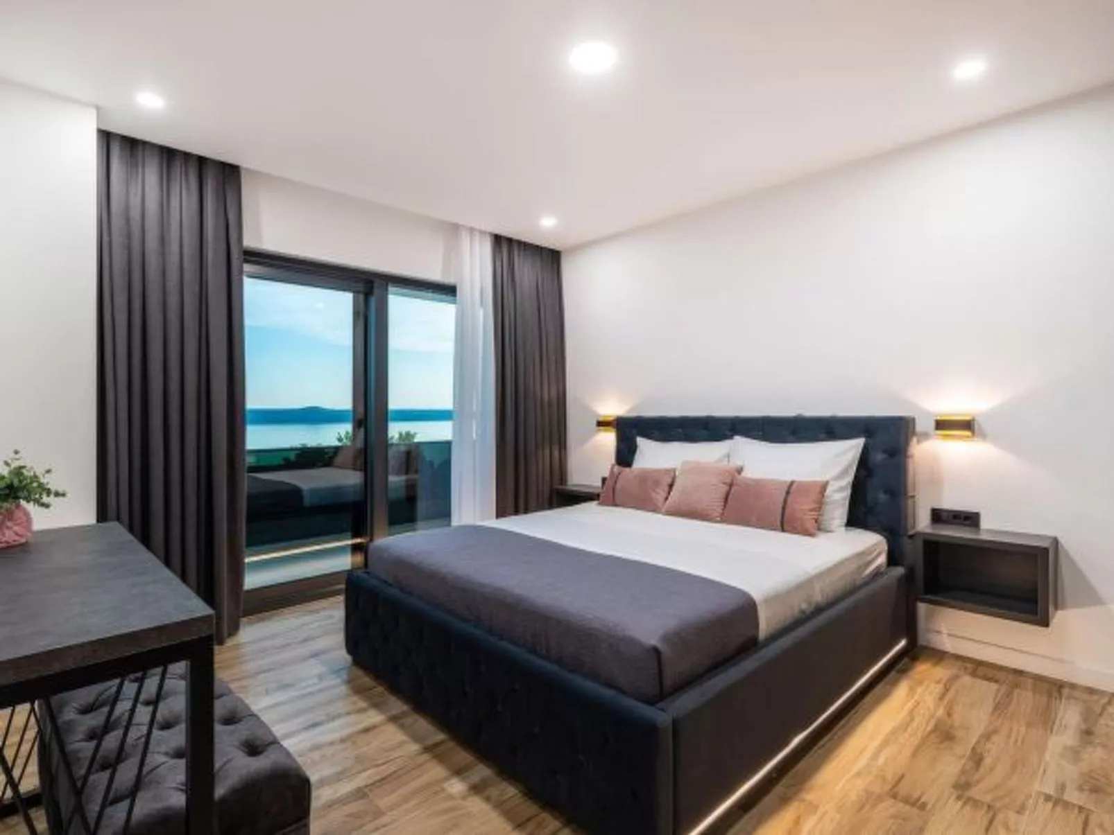 Villa Royal Hill with pool - Image-tags.info