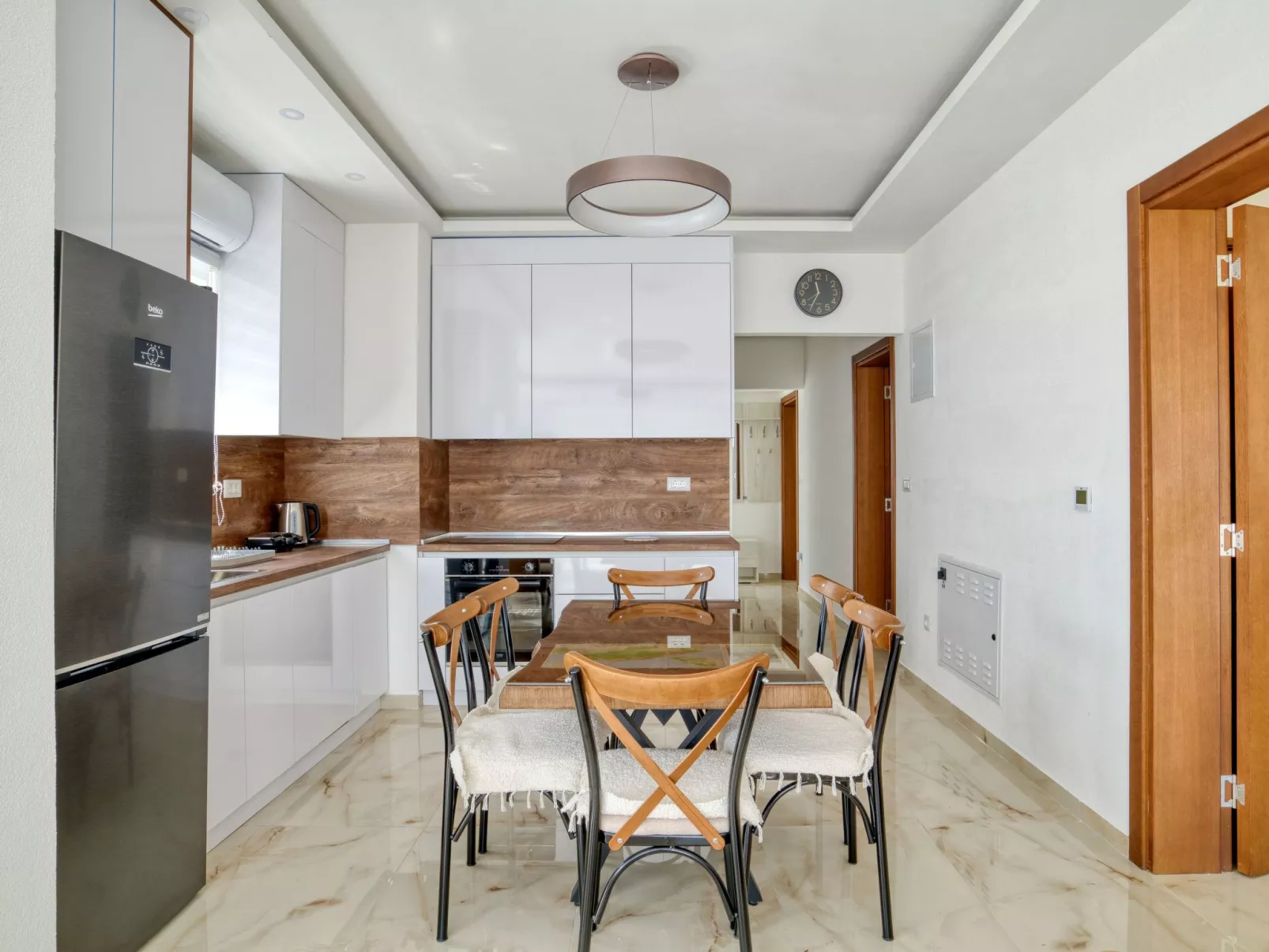 Ljubica Superior 3-Zimmer-Apartment mit Meerblick - Drinnen