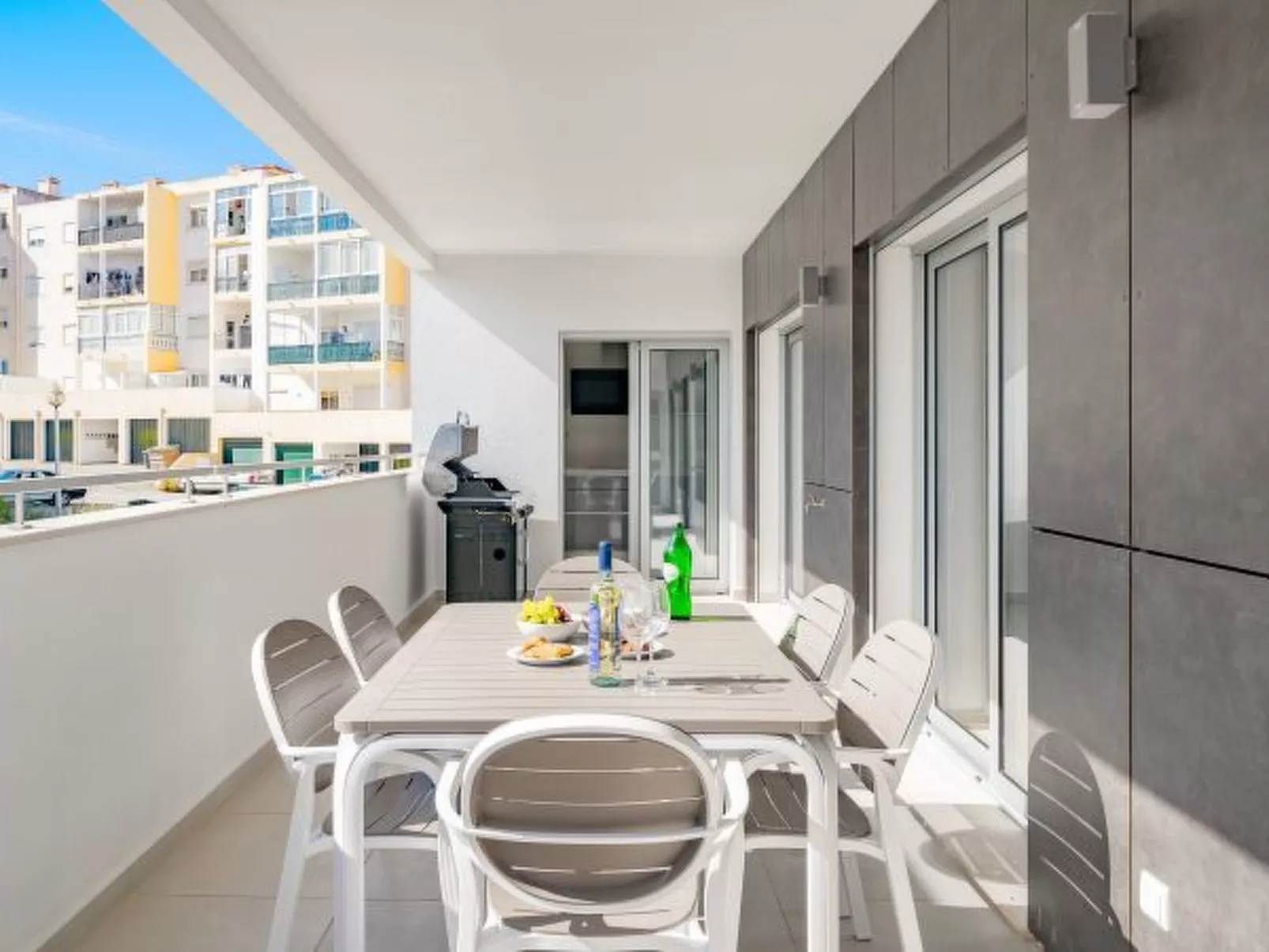 Lagos town centre apartment - Inside