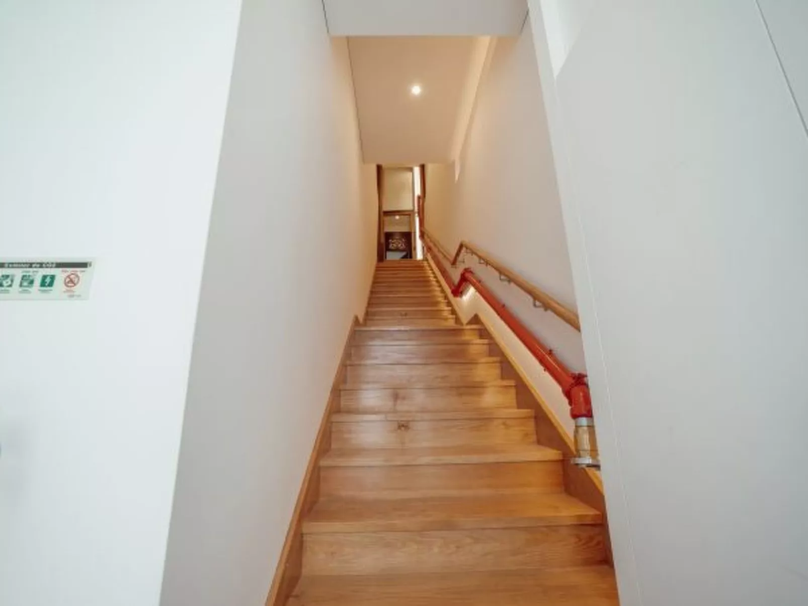 HEART OF PORTO APARTMENT F DUPLEX by VACATIONY - Inside