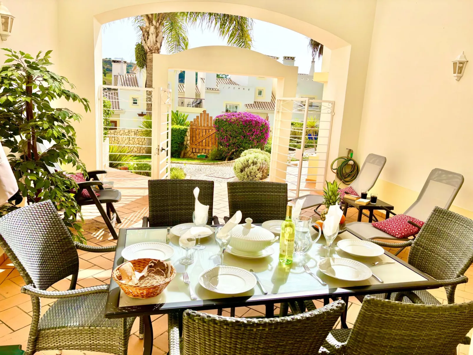 Mit beheiztem Pool - Outside