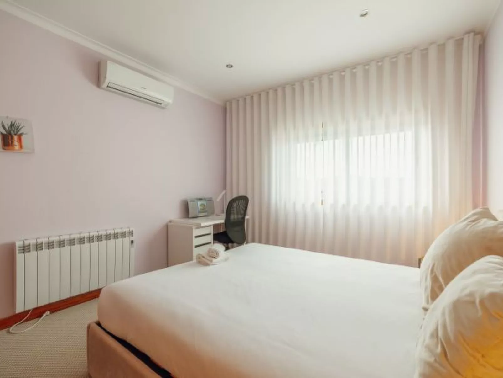 POOL & CINEMA VILLA by VACATIONY - Inside