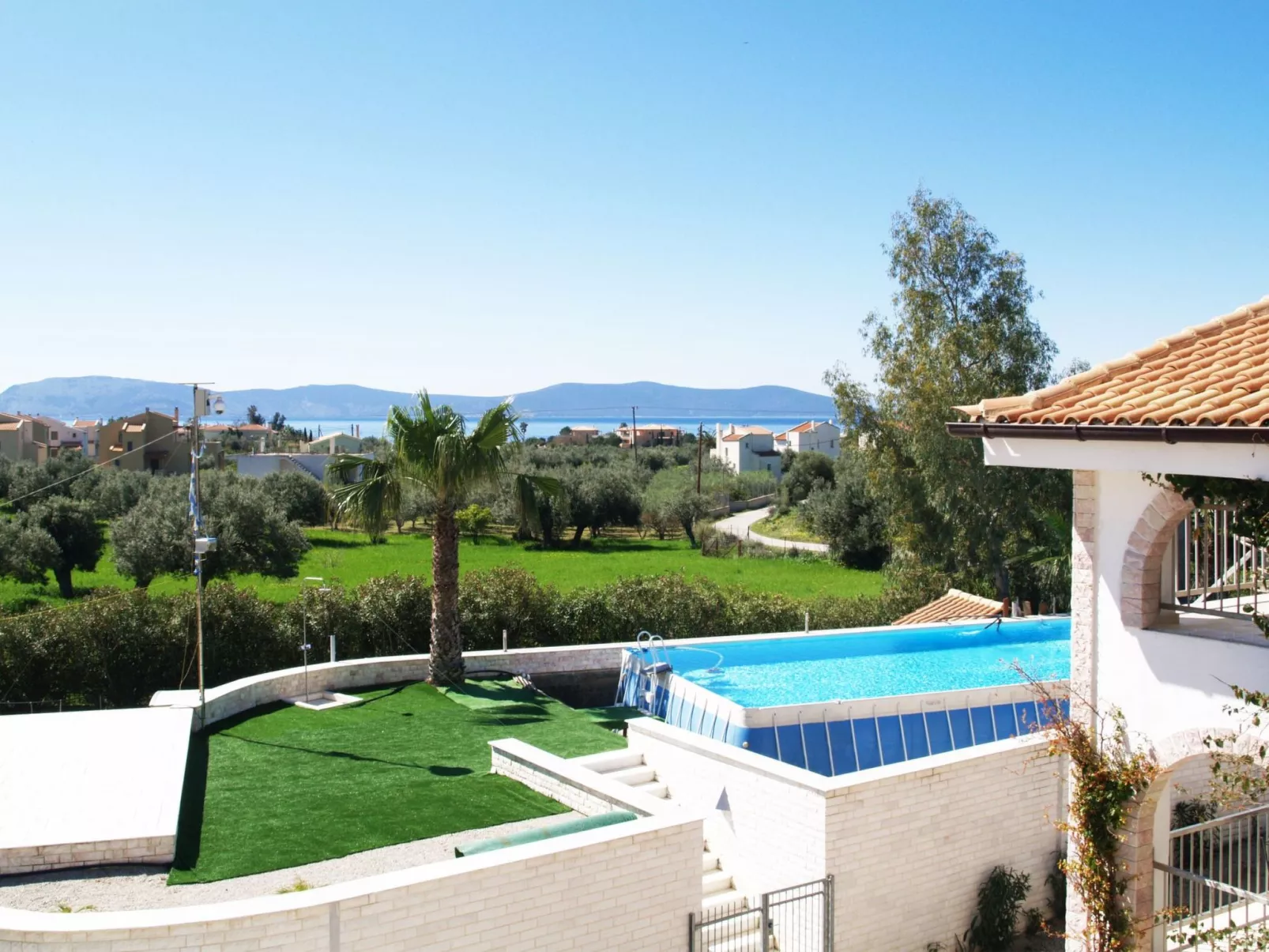 In Ermioni mit Grill, Terrasse und gemeinschaftlichem Pool - Draußen