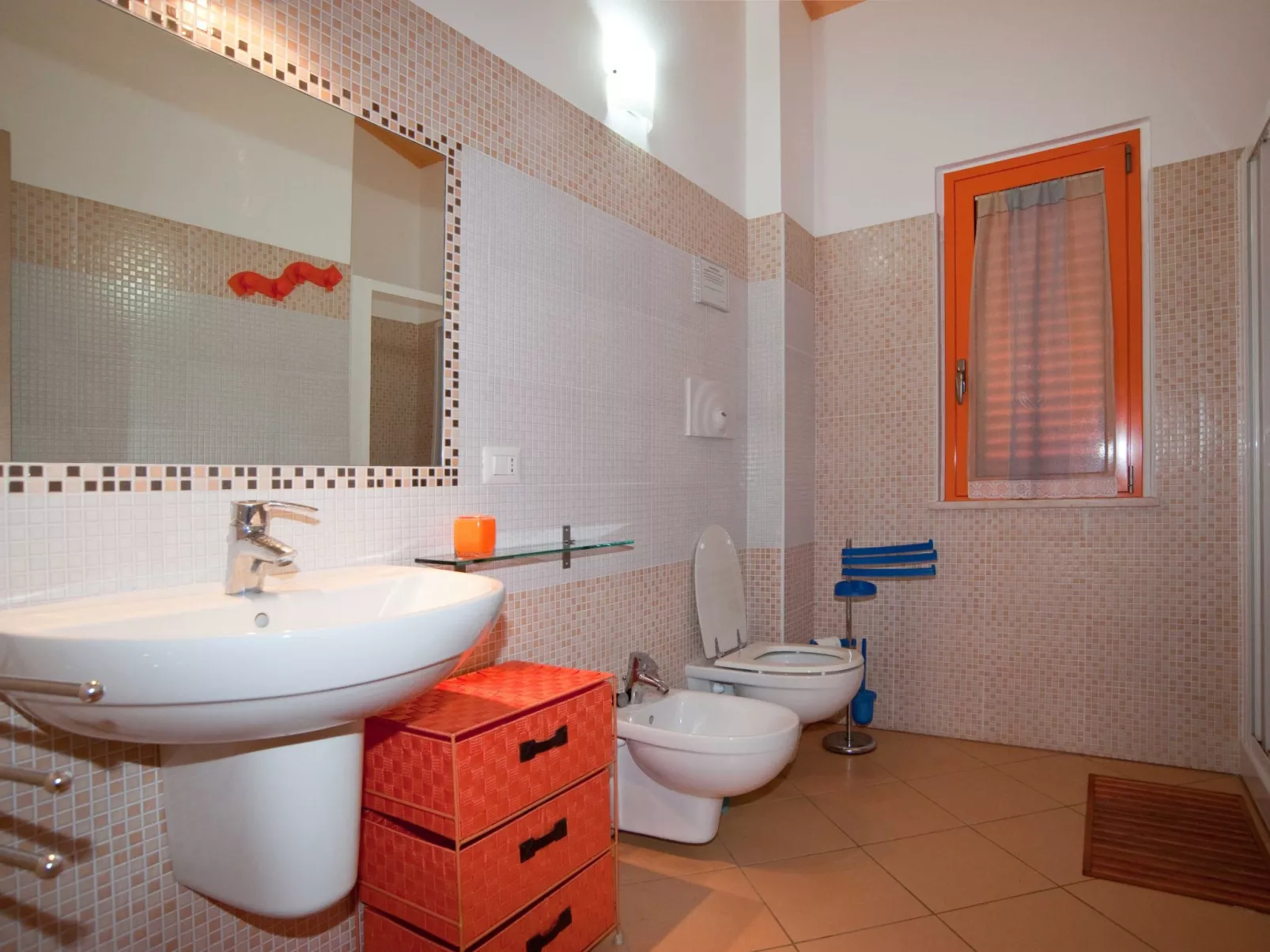 Luxus-Drei-Zimmer-Wohnungen mit großem Garten - Dedans