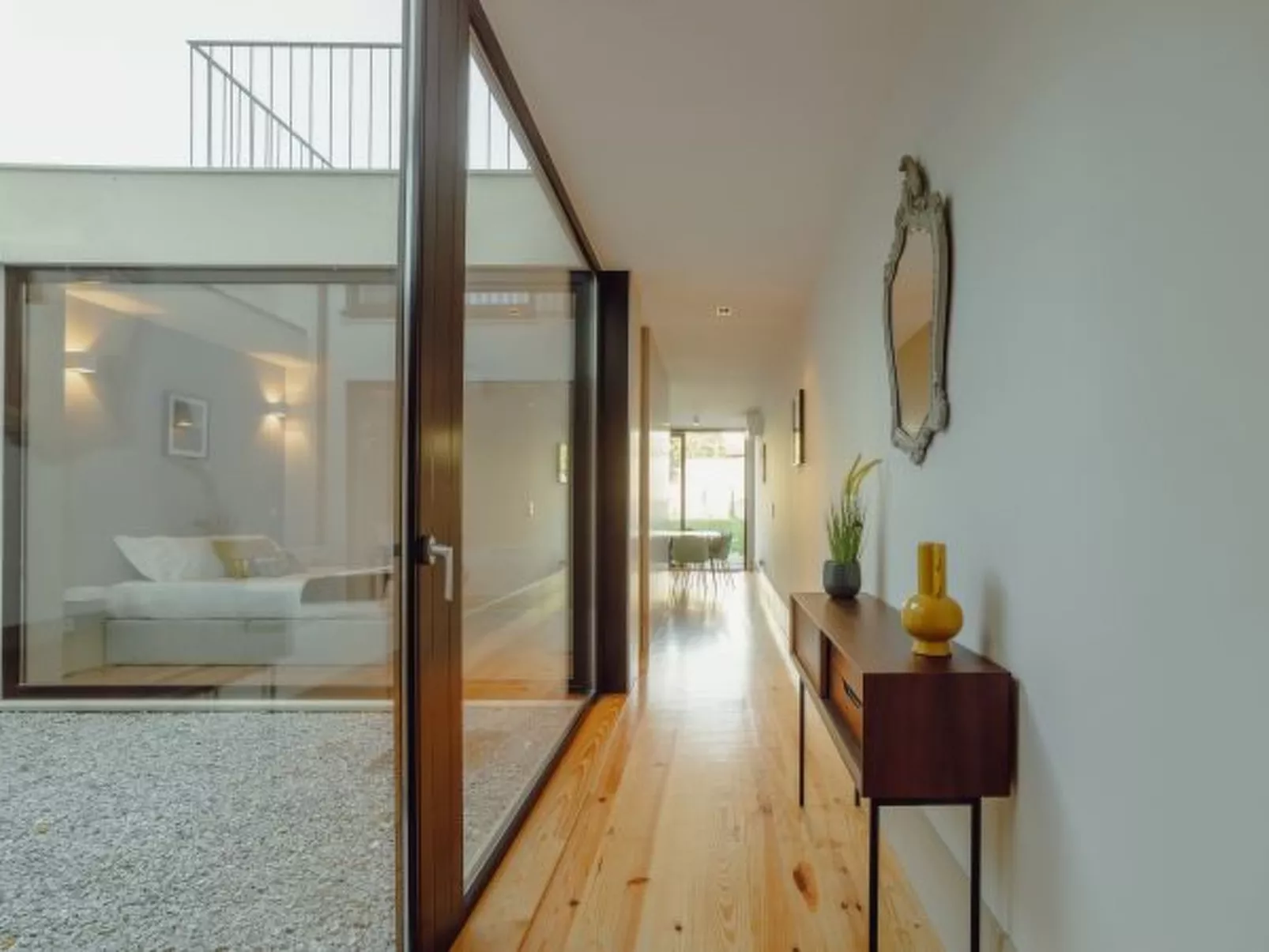 LEGACY OPORTO PREMIUM APARTMENT B by VACATIONY - Inside