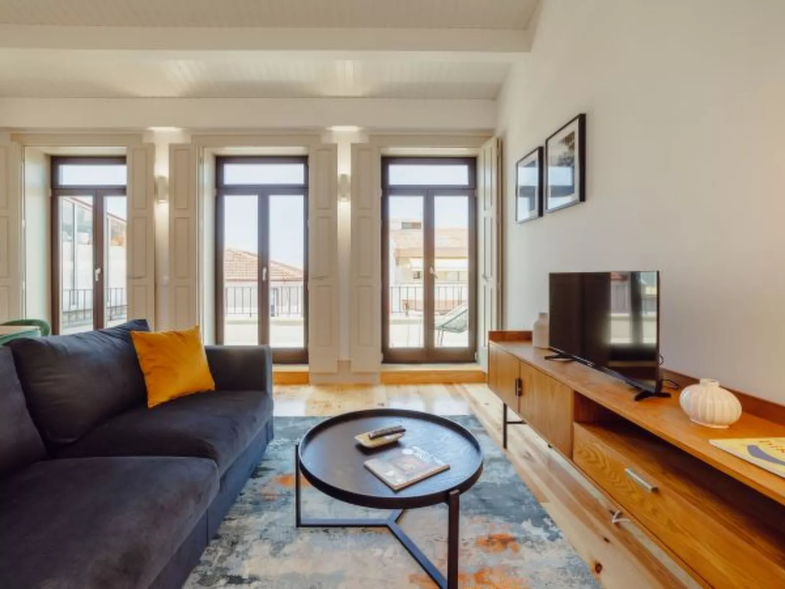 LEGACY OPORTO PREMIUM APARTMENT I by VACATIONY - Inside