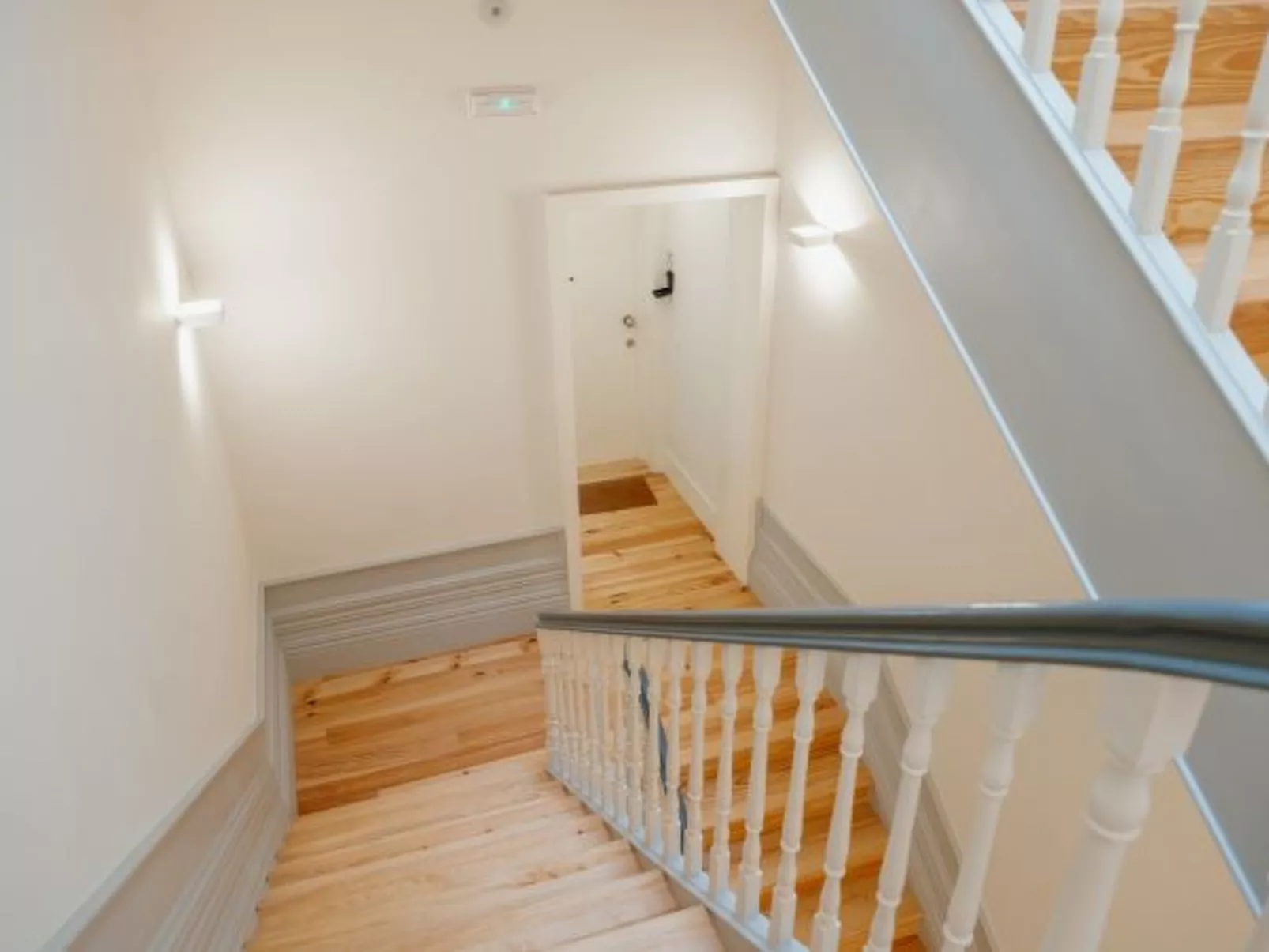 HOME WITH A POOL by VACATIONY - Drinnen