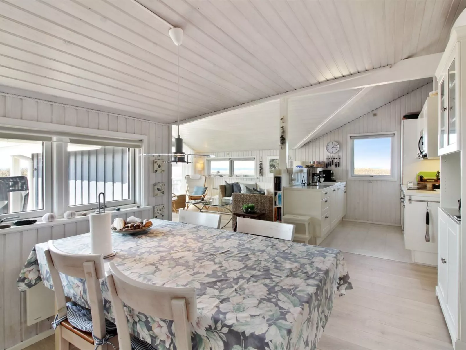 "Minka" - 58m from the sea - Inside