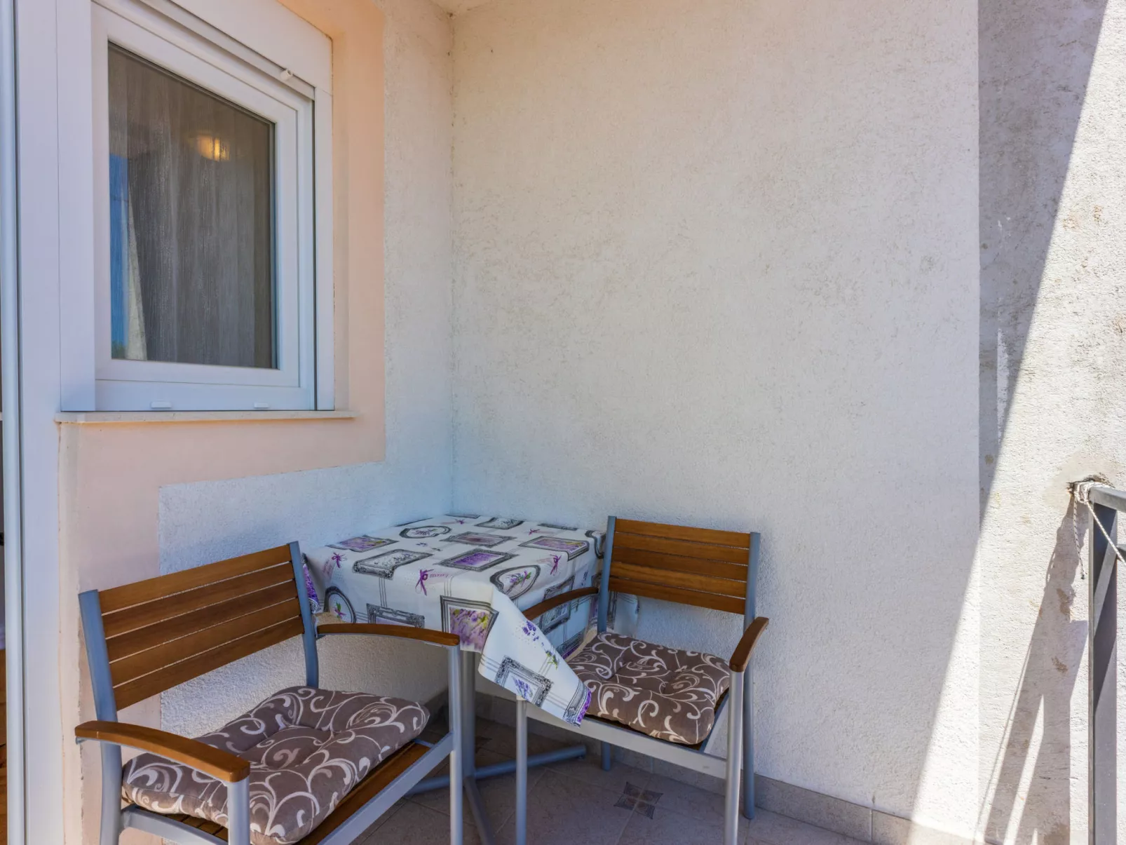 TUSTONJIC SOBA 1 / HR-10793-03 - Inside