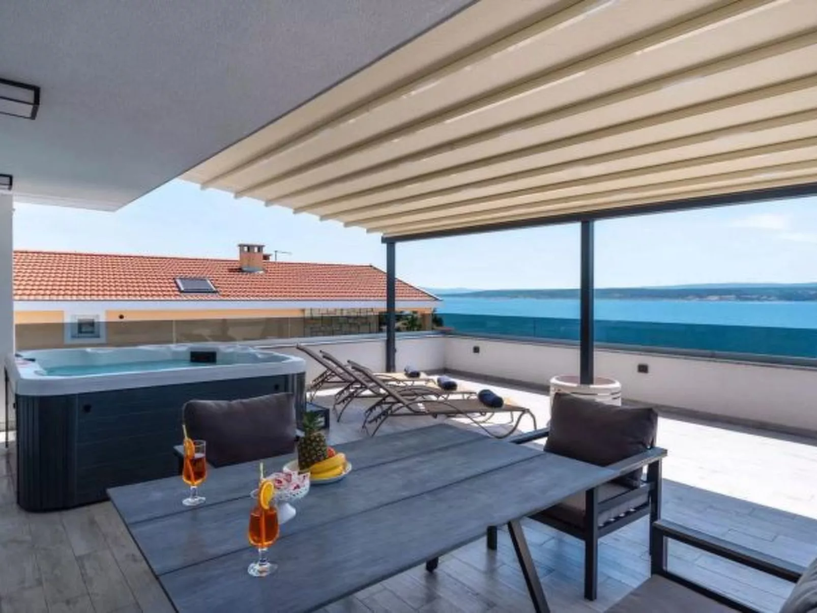 Modern Villa Futura with pool - Draußen