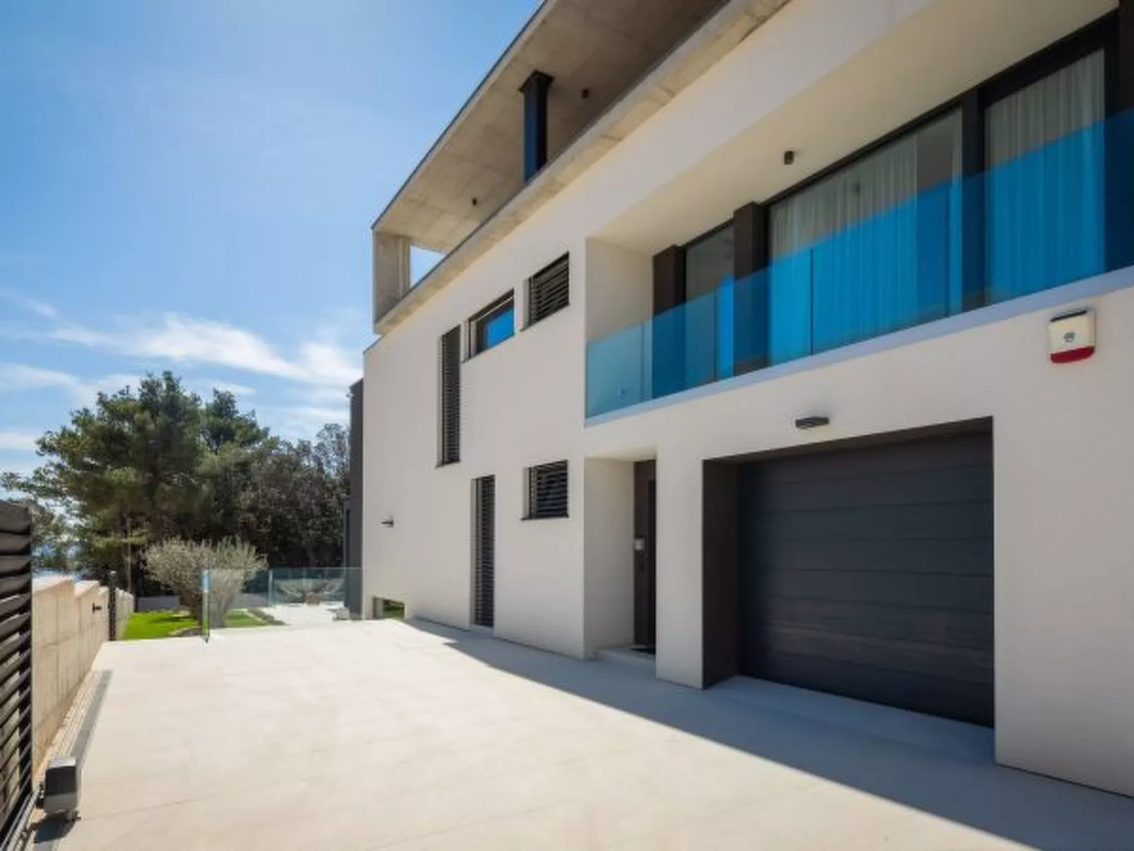 Villa Acacia with heated pool - Image-tags.info