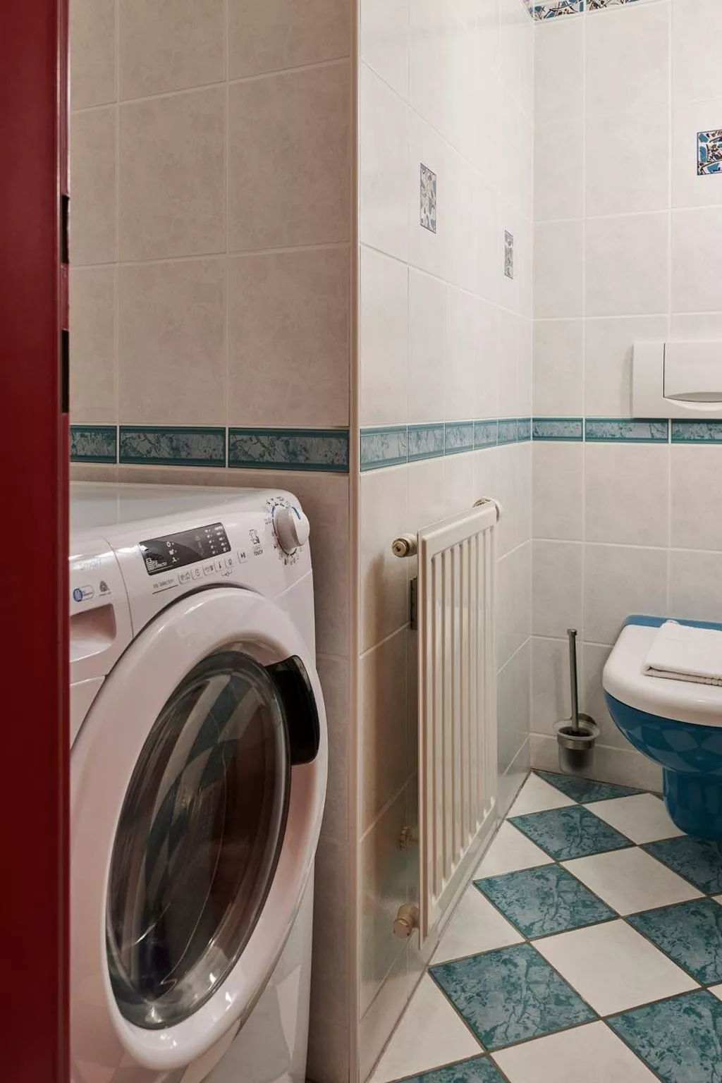 DAS BURGENNEST - Drinnen