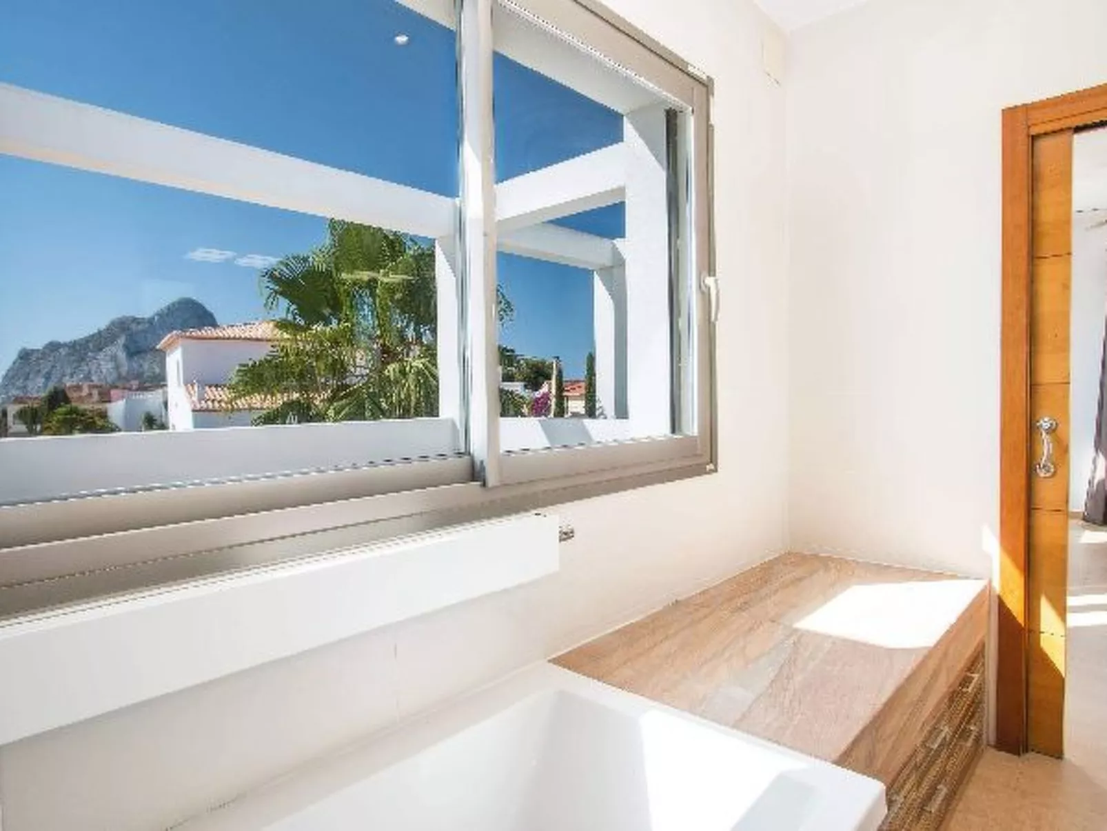 Villa Athos - PlusHolidays - Image-tags.info