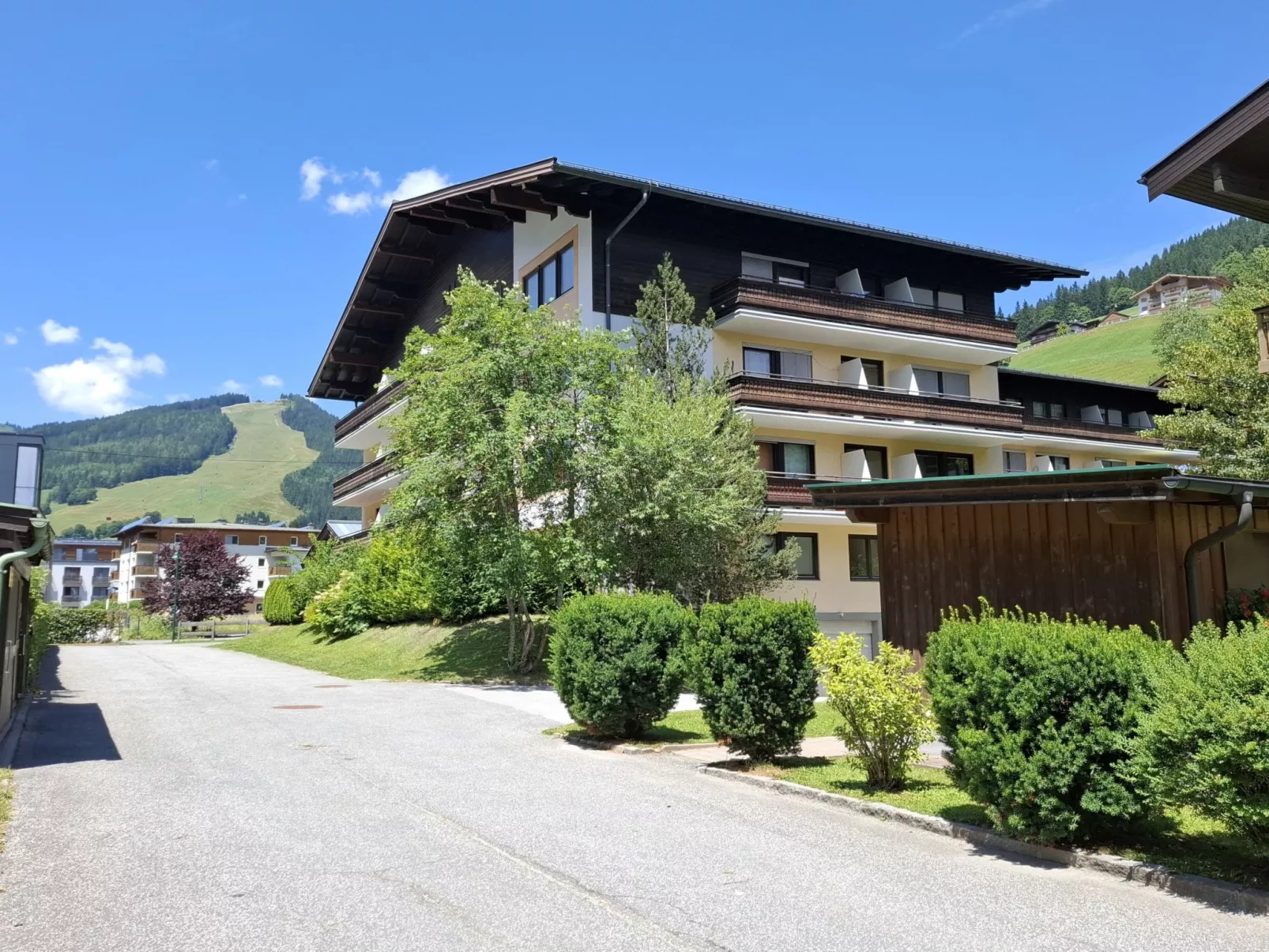 Kirchenblick - Outside