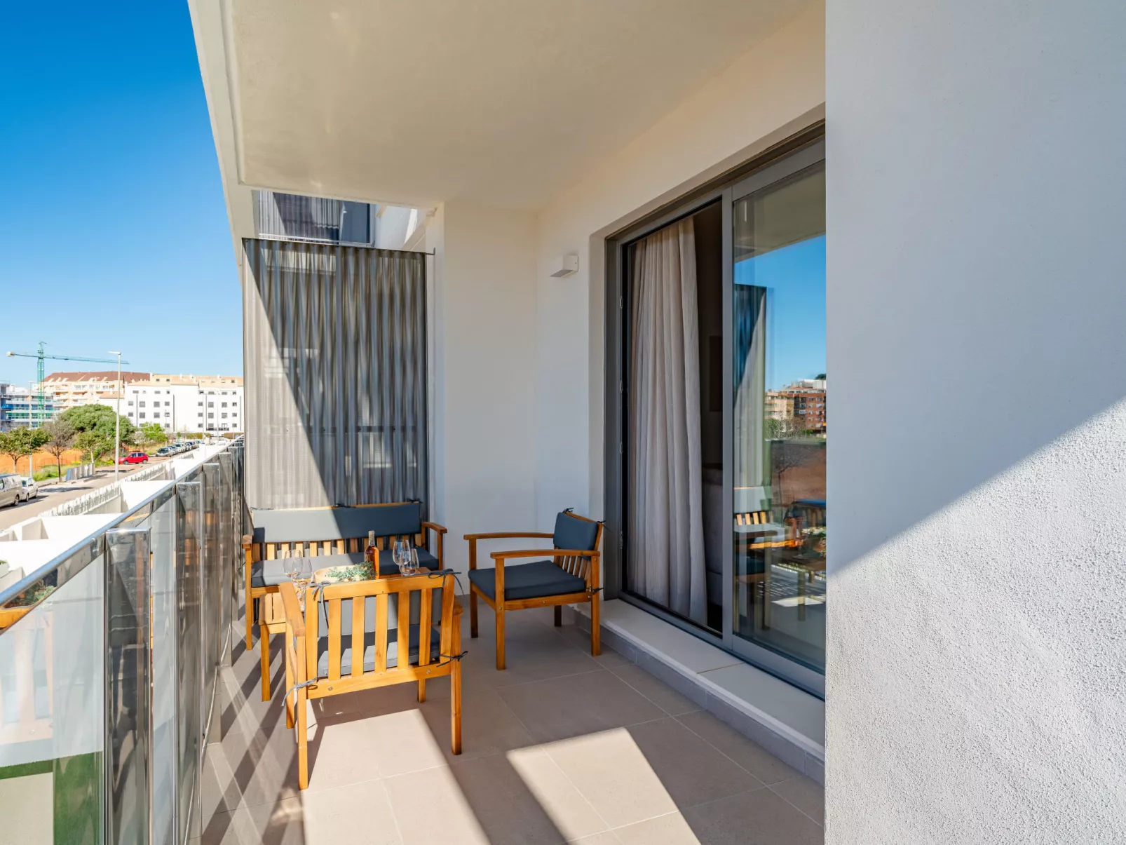 Marina Real III - Outside