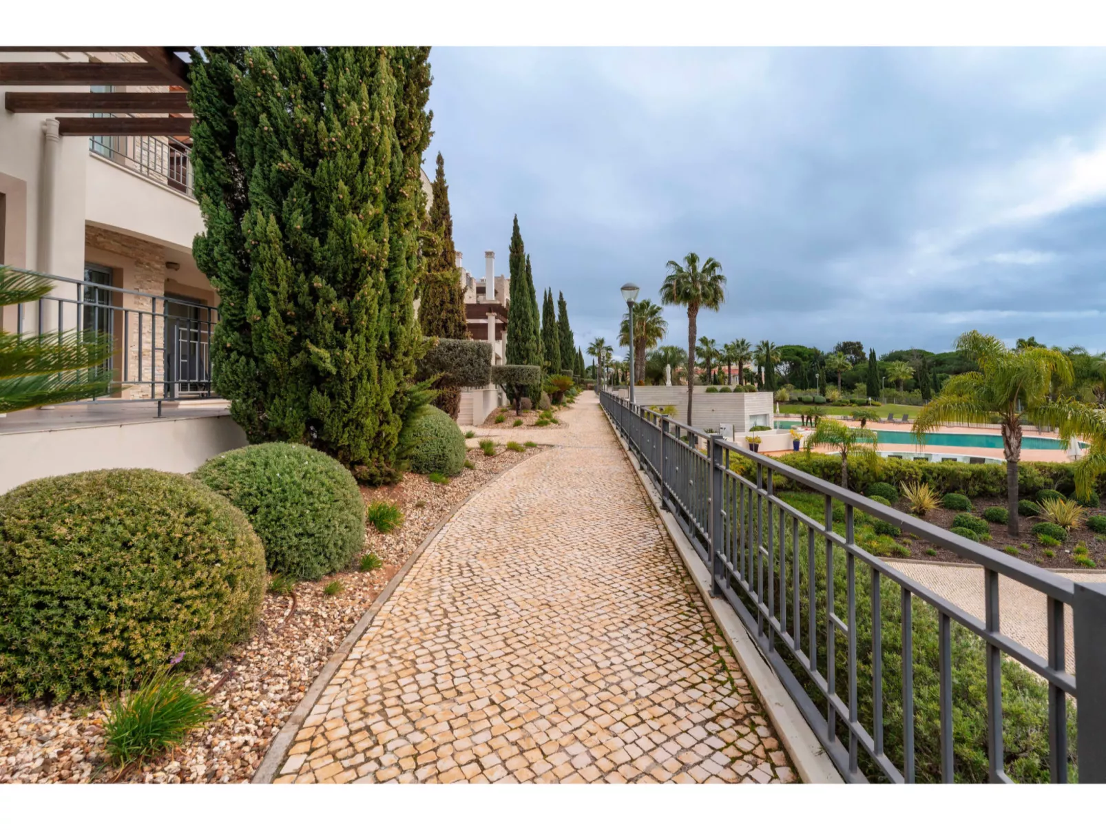 Pine Hills - Outside