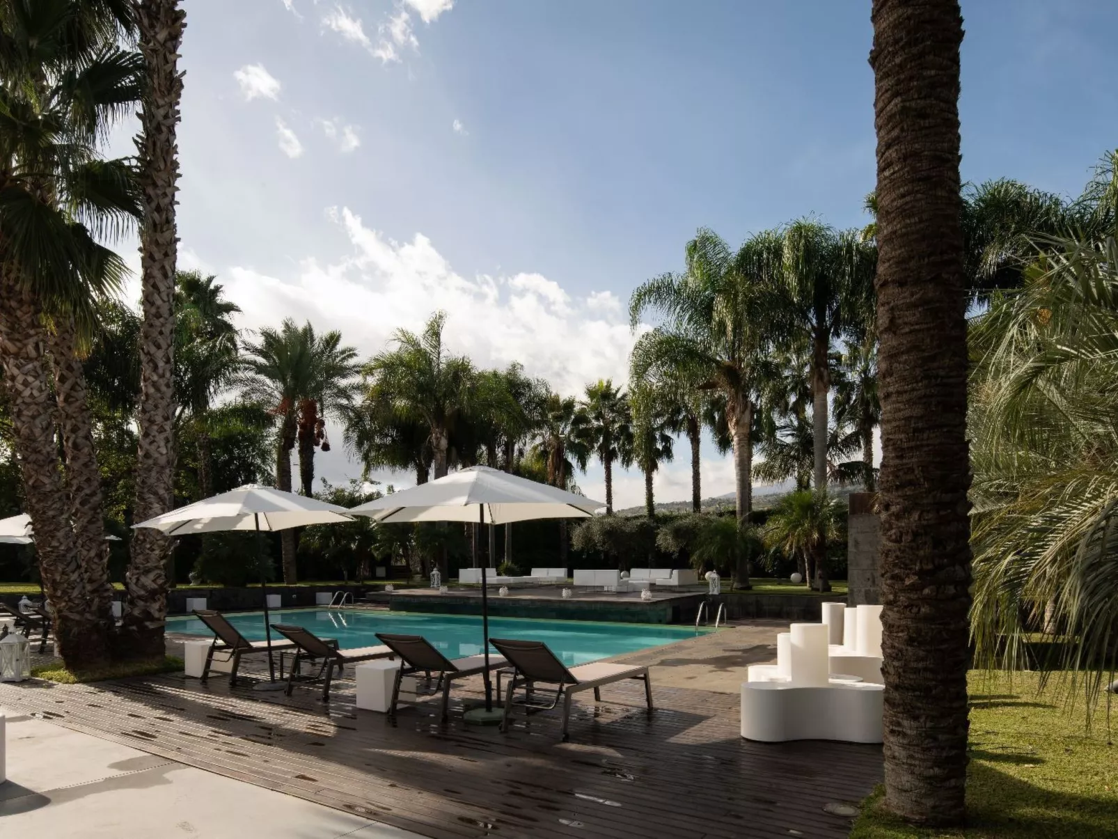 Villa Carlino White - Outside