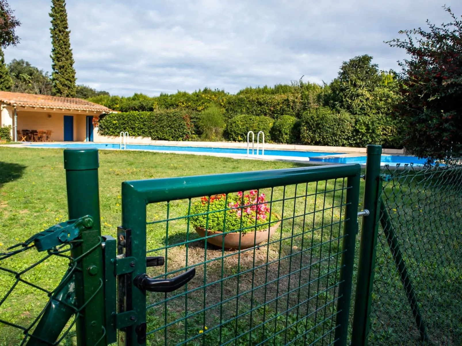 Landhaus, 8 Zimmer mit Bad, Schwimmbad, Tennis - Draußen