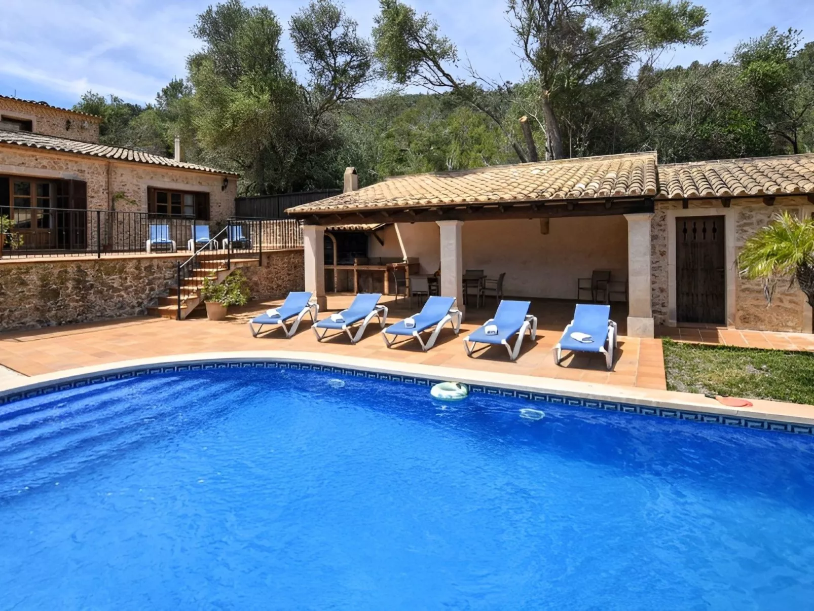 Villa mit eigenem Schwimmbad - Dehors