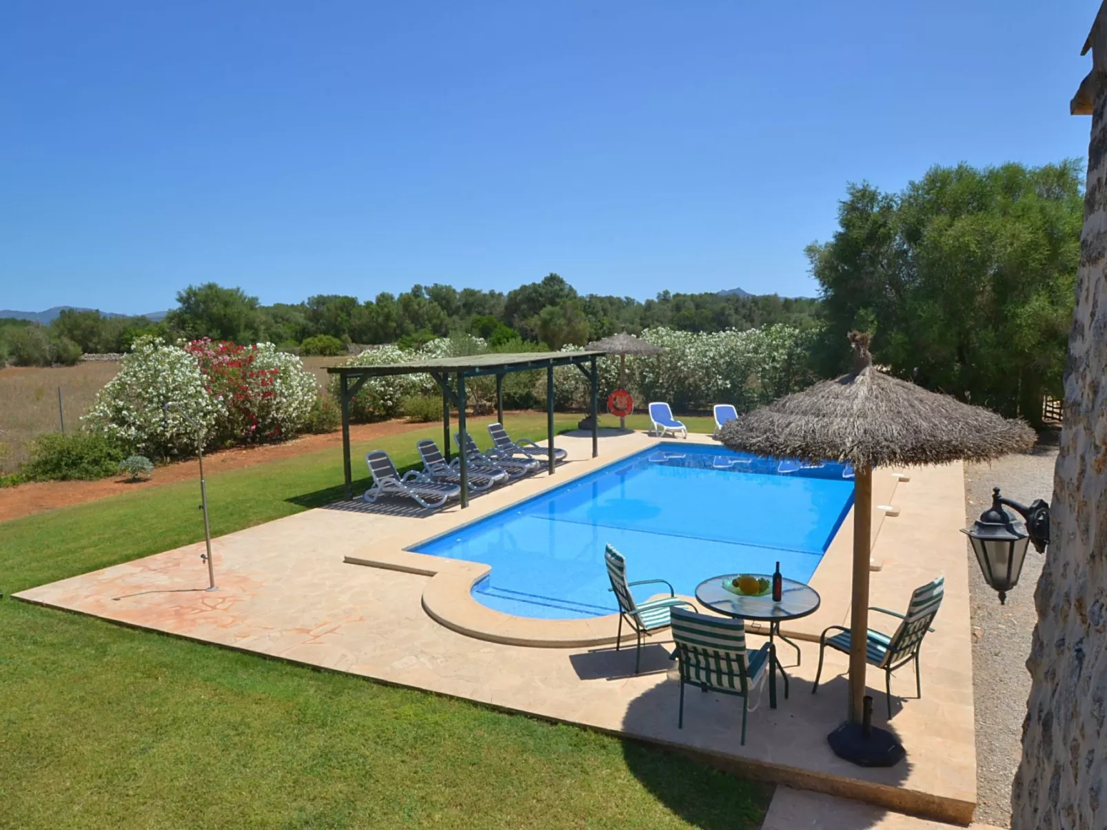 Wunderschönes Landhaus im Landhausstil mit Pool am Ortsrand von Felanitx - Draußen