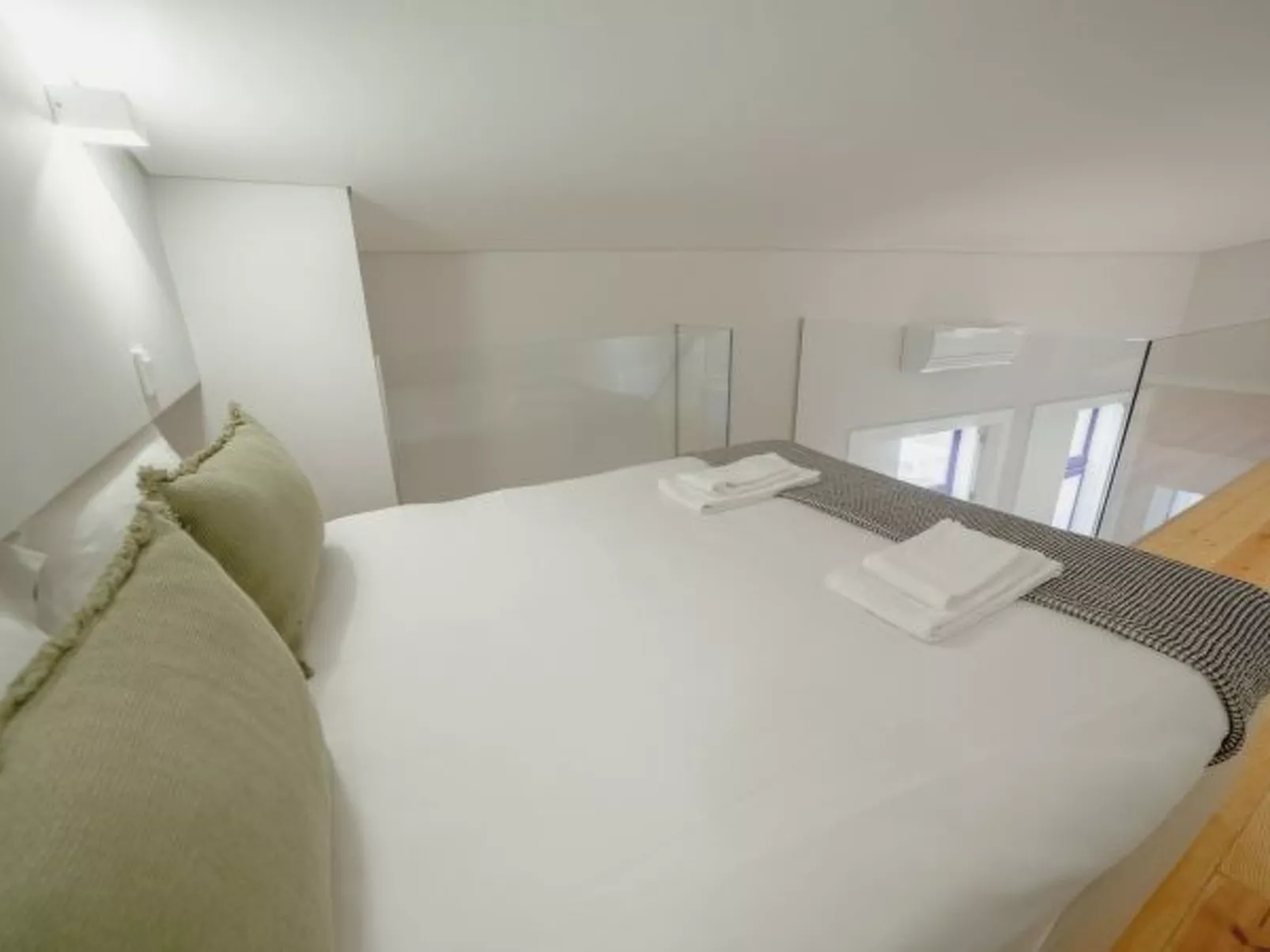 DOWNTOWN AMAZING DUPLEX by VACATIONY - Inside