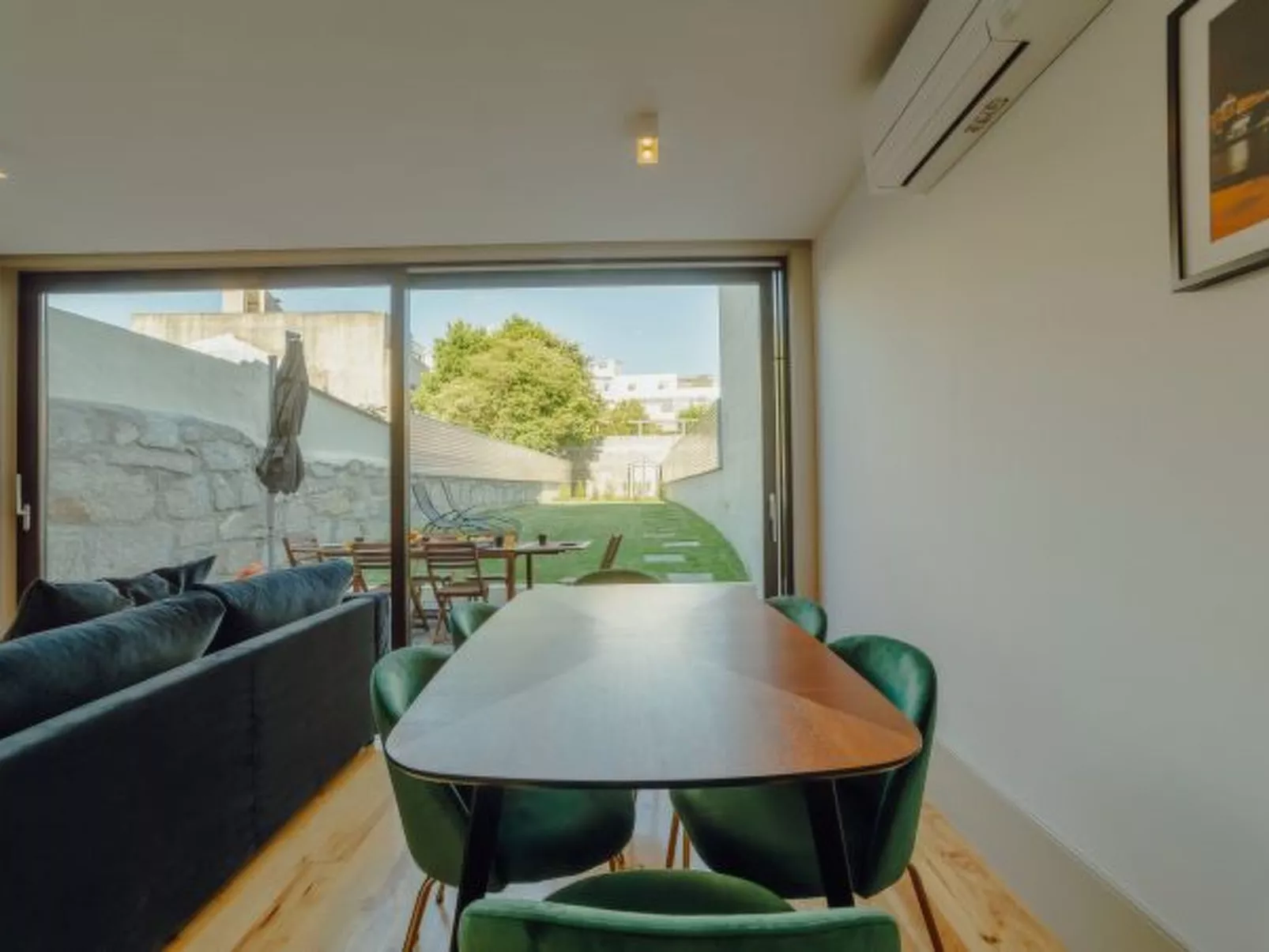 LEGACY OPORTO PREMIUM APARTMENT B by VACATIONY - Inside