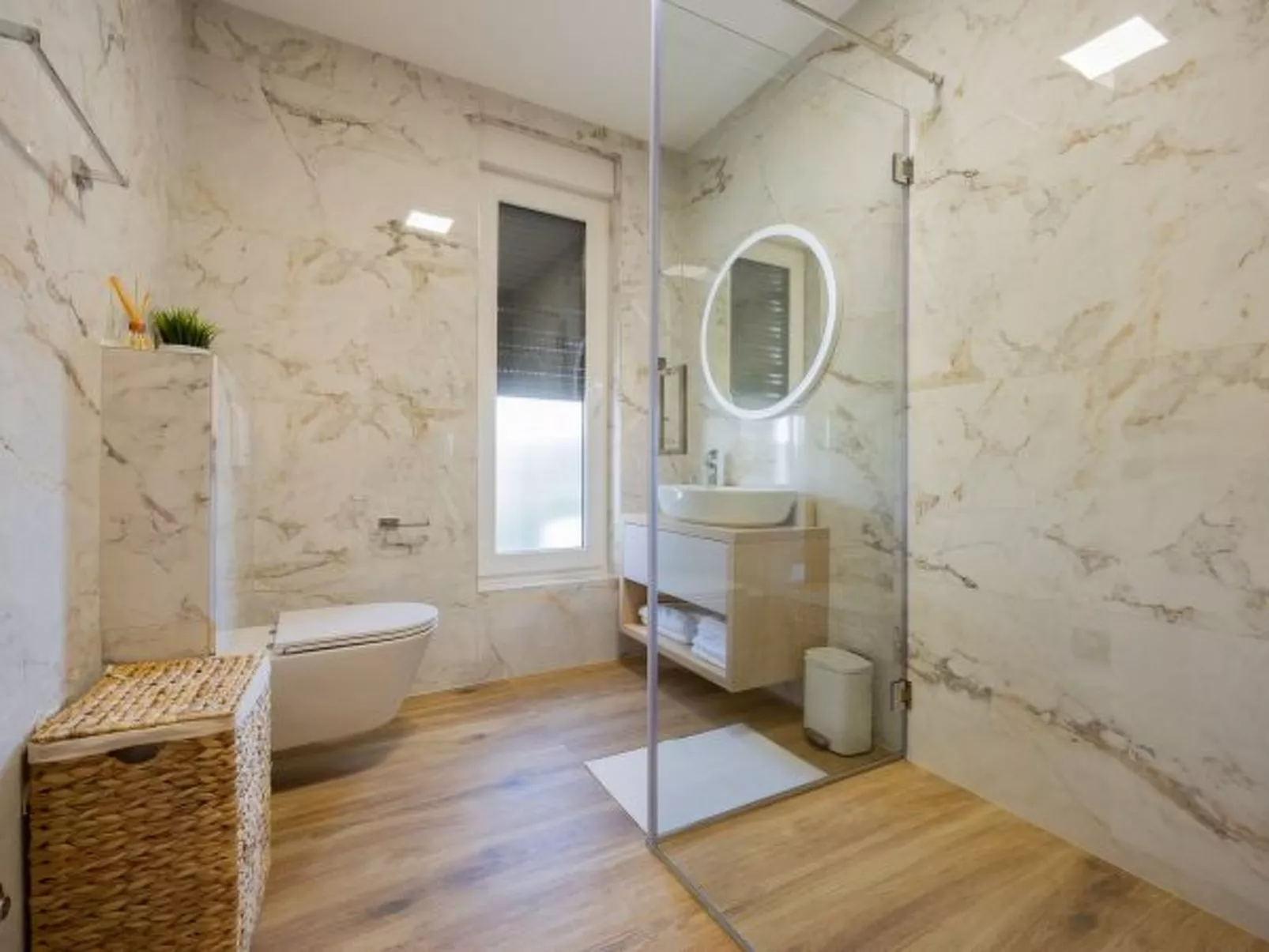 Villa Elena with two pools and spa - Image-tags.info