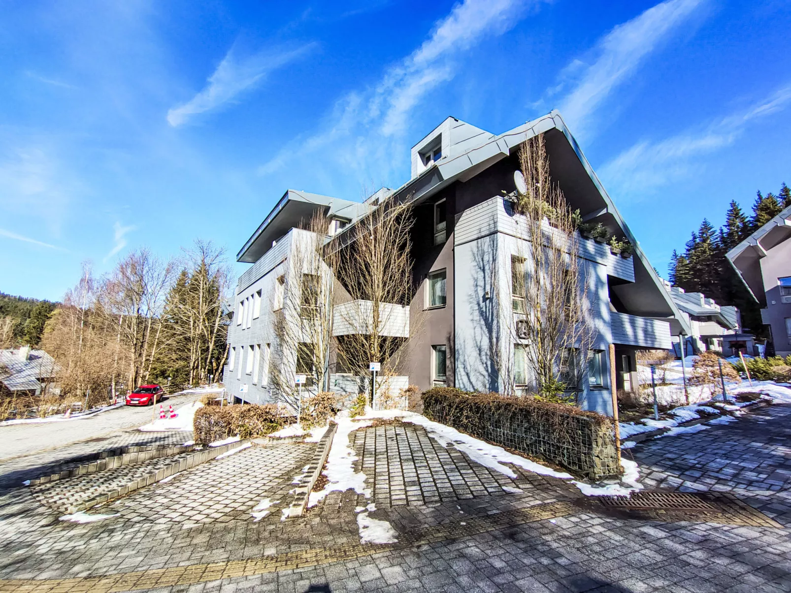 Harrachov Resident A - Outside