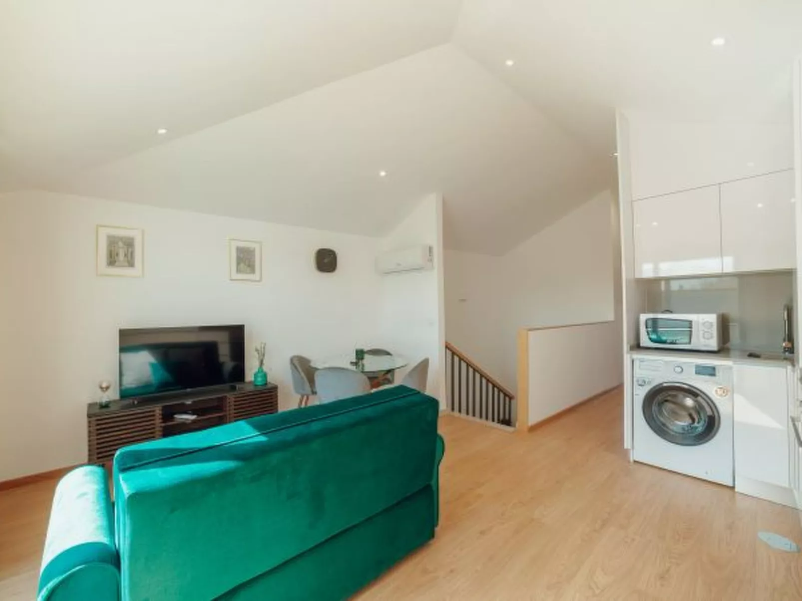 MODERN & STYLISH APARTMENT III by VACATIONY - Inside