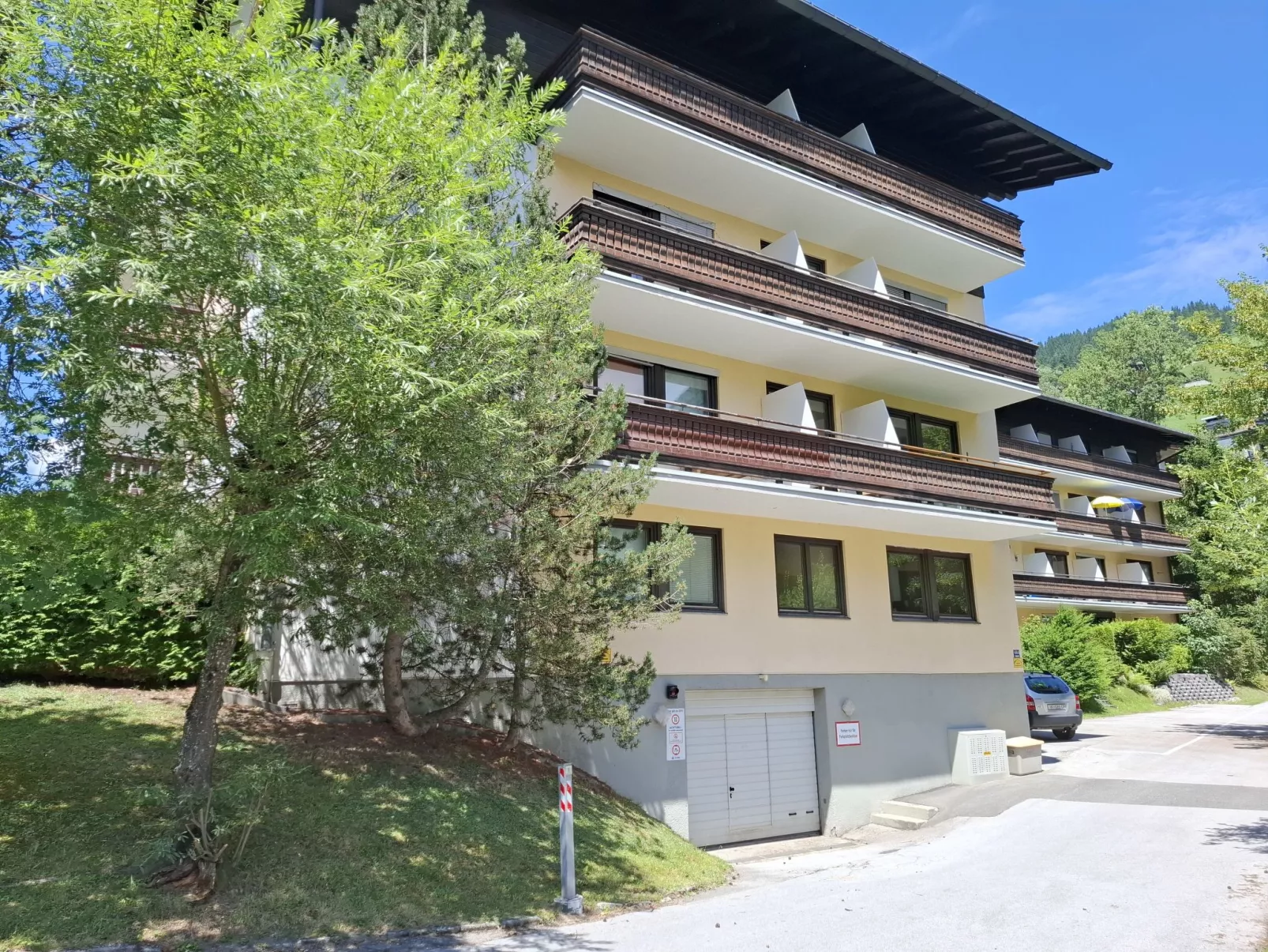 Kirchenblick - Outside