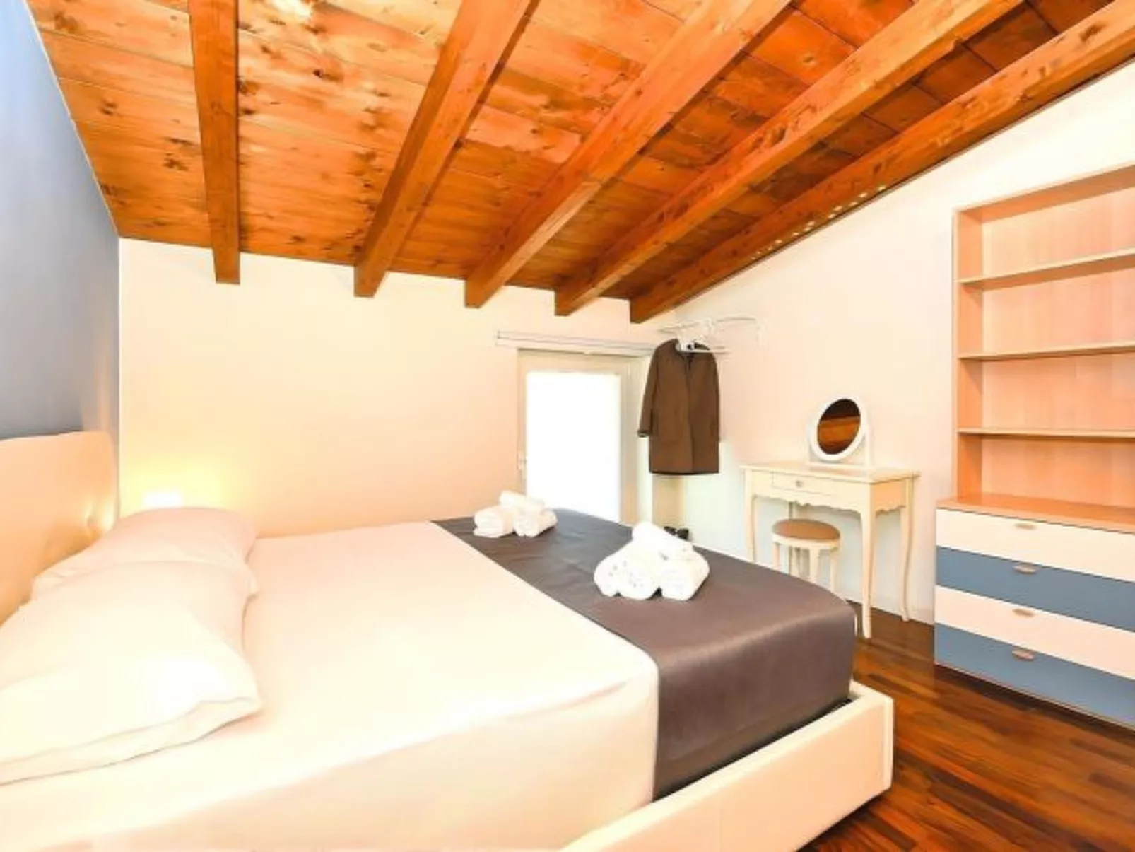 Desenzanoloft Surfing on the Lake - Image-tags.info