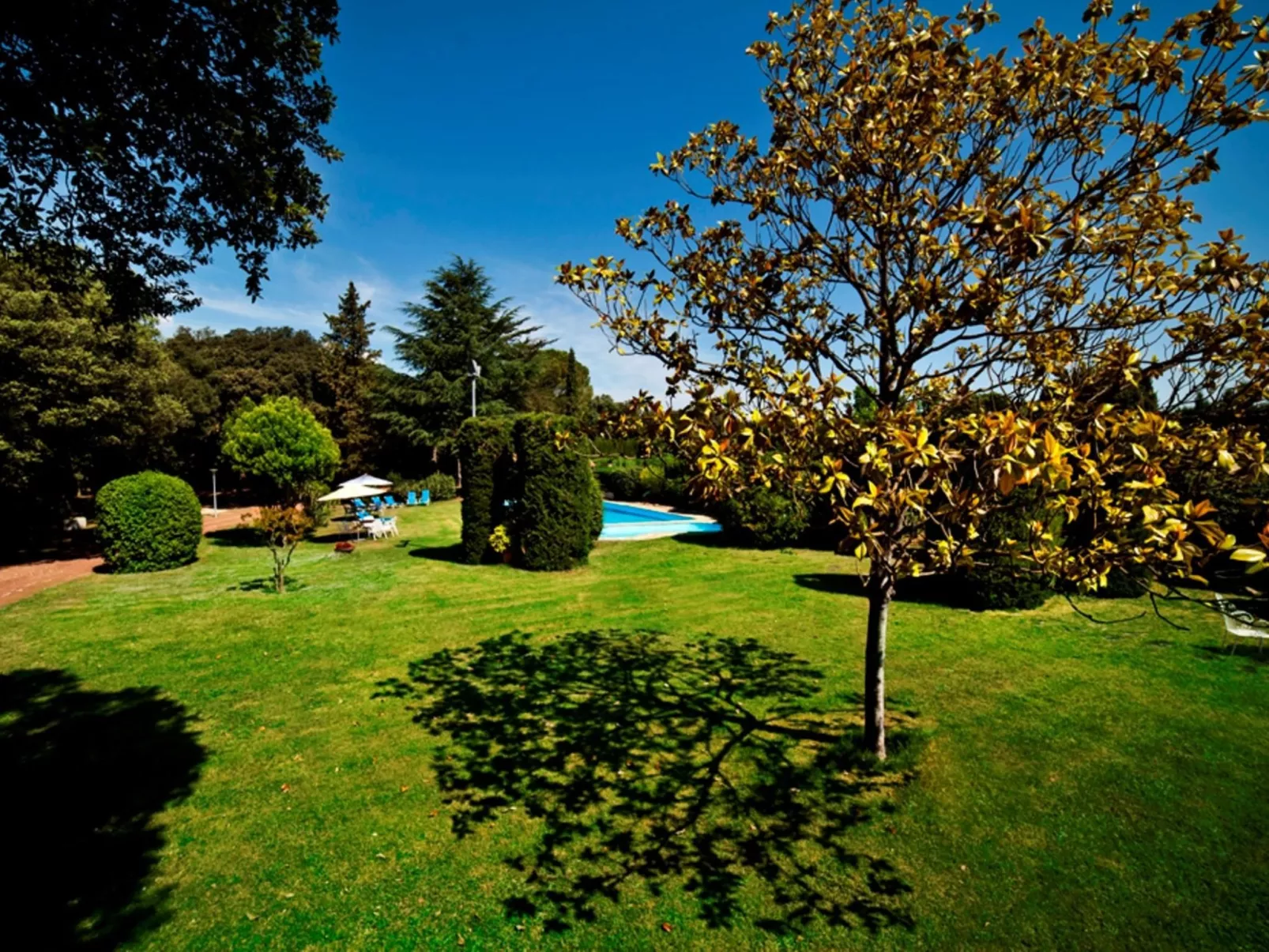 Landhaus, 8 Zimmer mit Bad, Schwimmbad, Tennis - Draußen