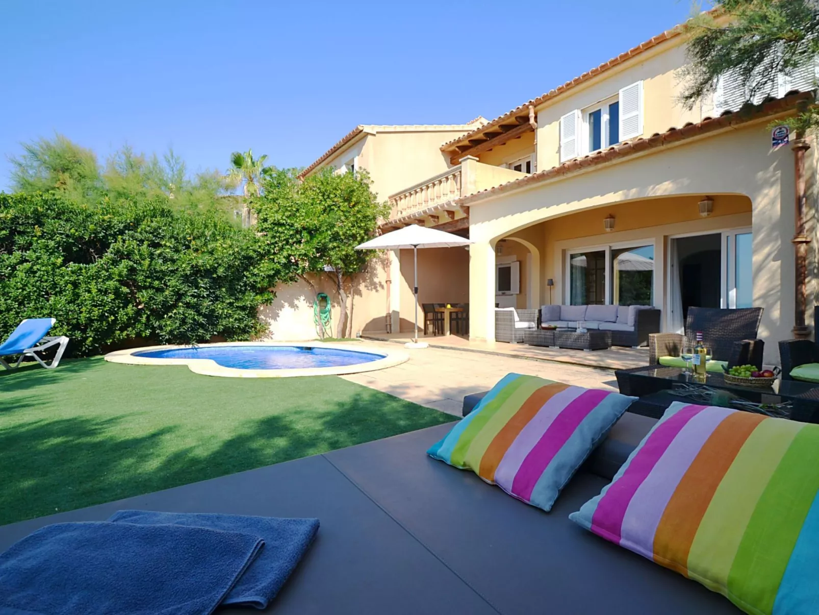 Gemütliches Ferienhaus in Urbanització S'estanyol mit Privatem Pool - Drinnen