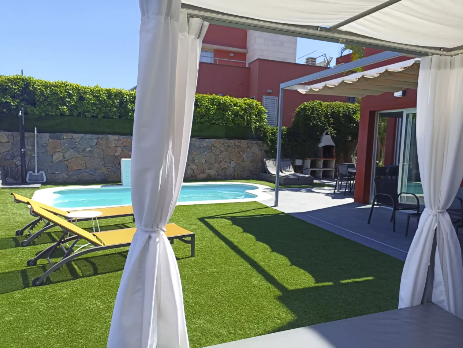 Villa für 4 Personen mit Schwimmbad und balinesi - Drinnen