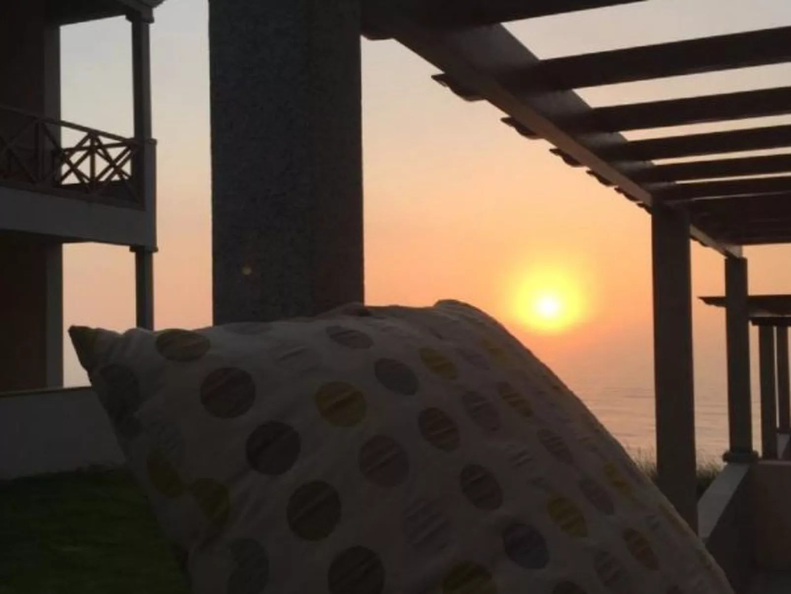 SUNSET HOUSE WITH SEAVIEW & TERRACE by VACATIONY - Outside