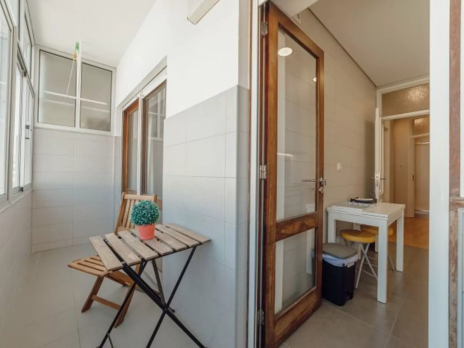 DOWNTOWN DESIGN WITH BALCONY by VACATIONY - Inside