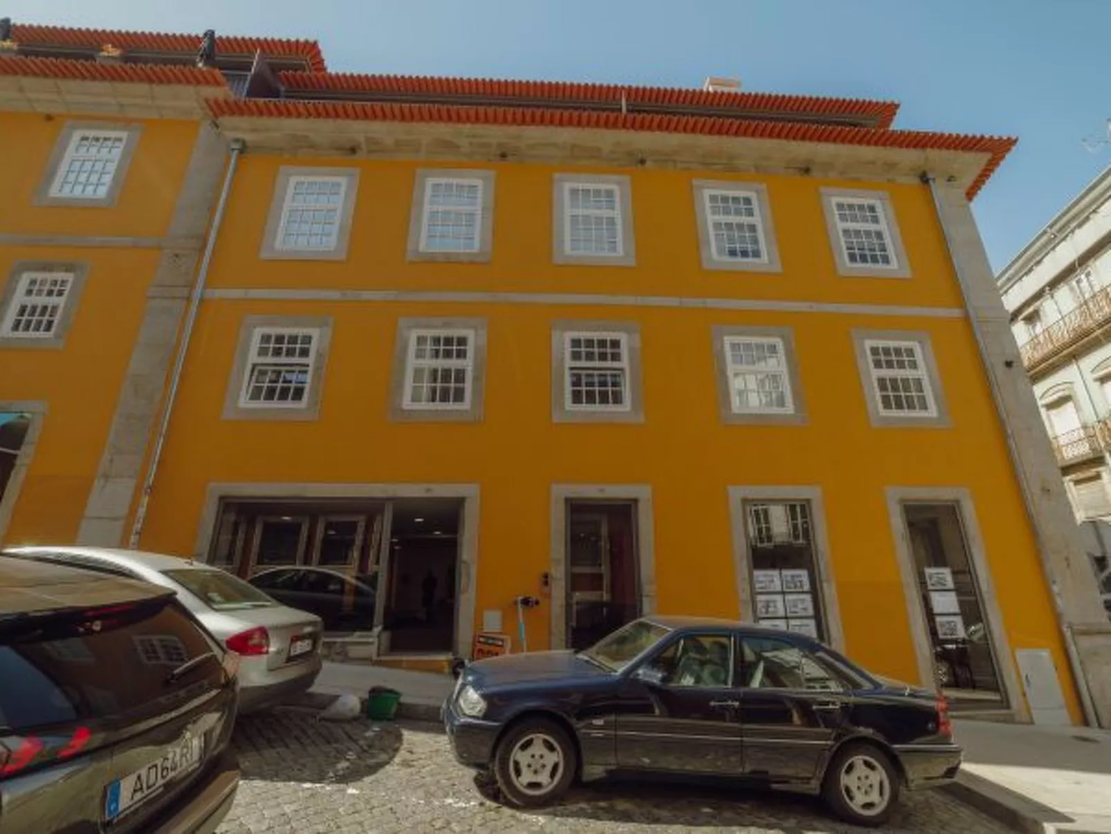 DOWNTOWN PRIME with TERRACE by VACATIONY - Outside